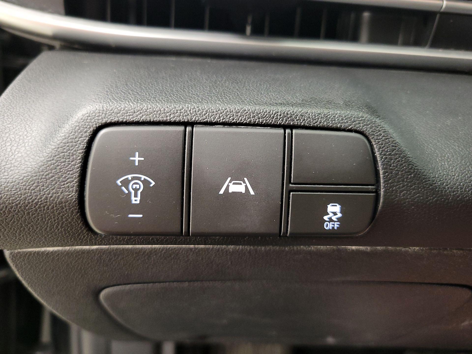 Thumbnail: 2023 Hyundai Elantra - 13