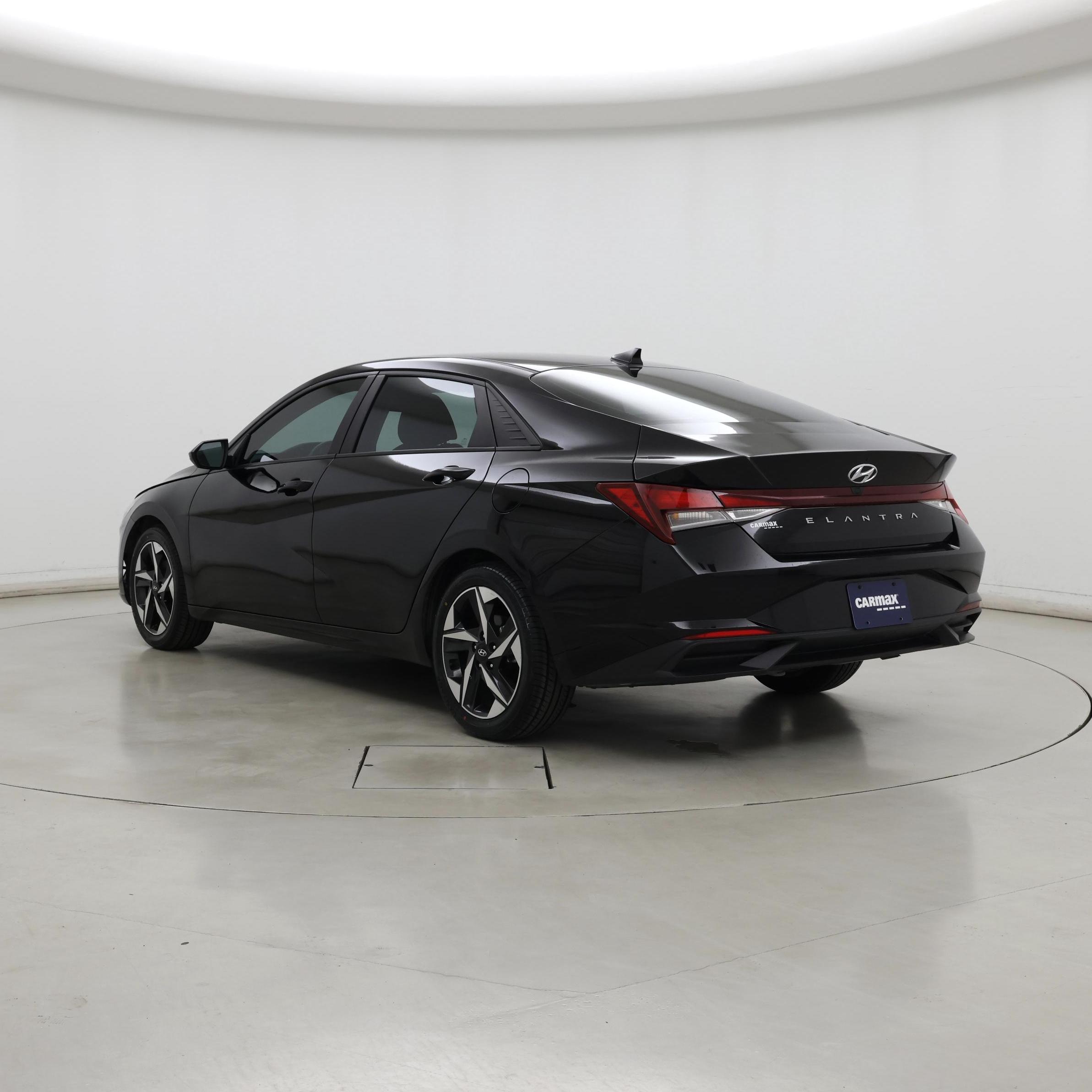 Thumbnail: 2023 Hyundai Elantra - 2