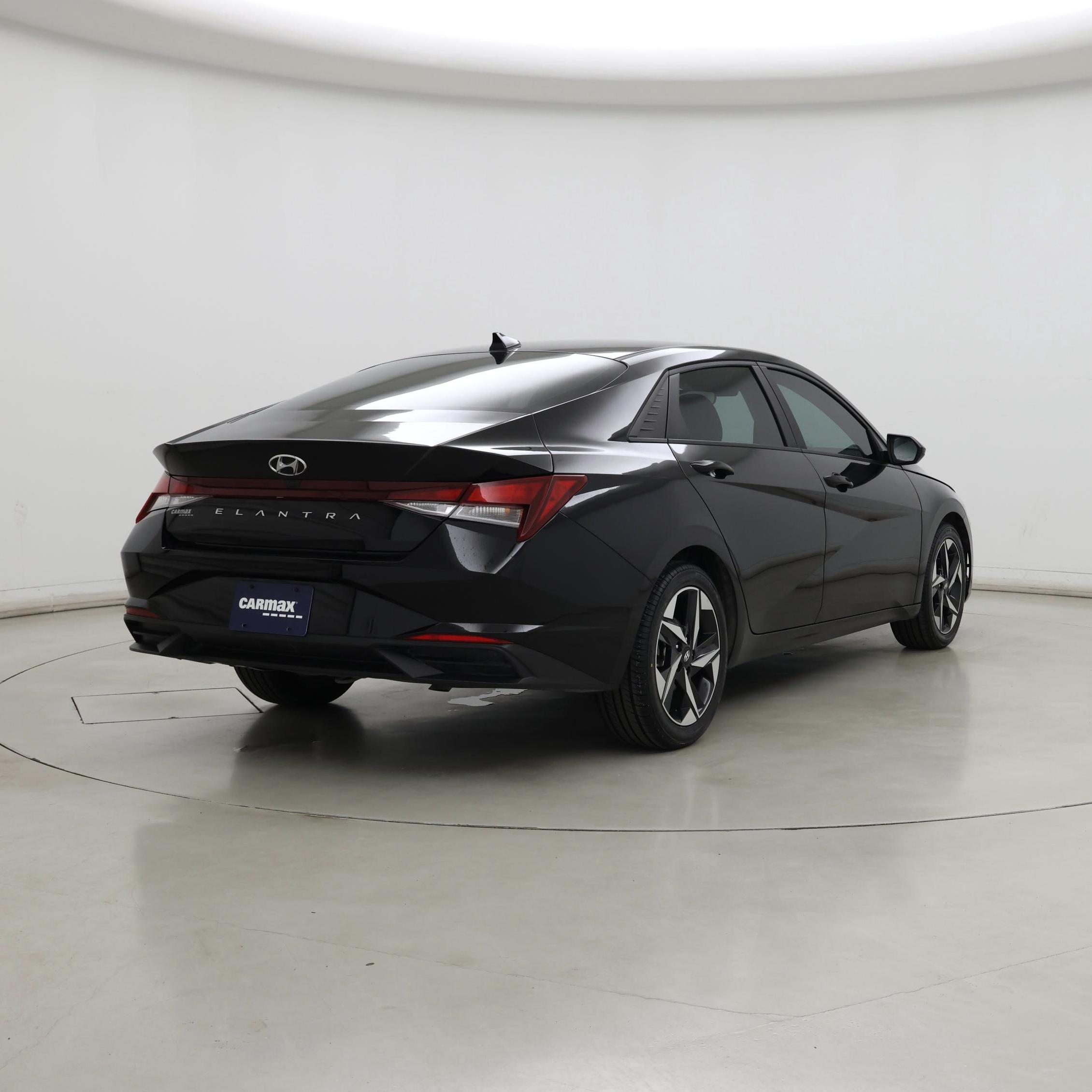 Thumbnail: 2023 Hyundai Elantra - 8