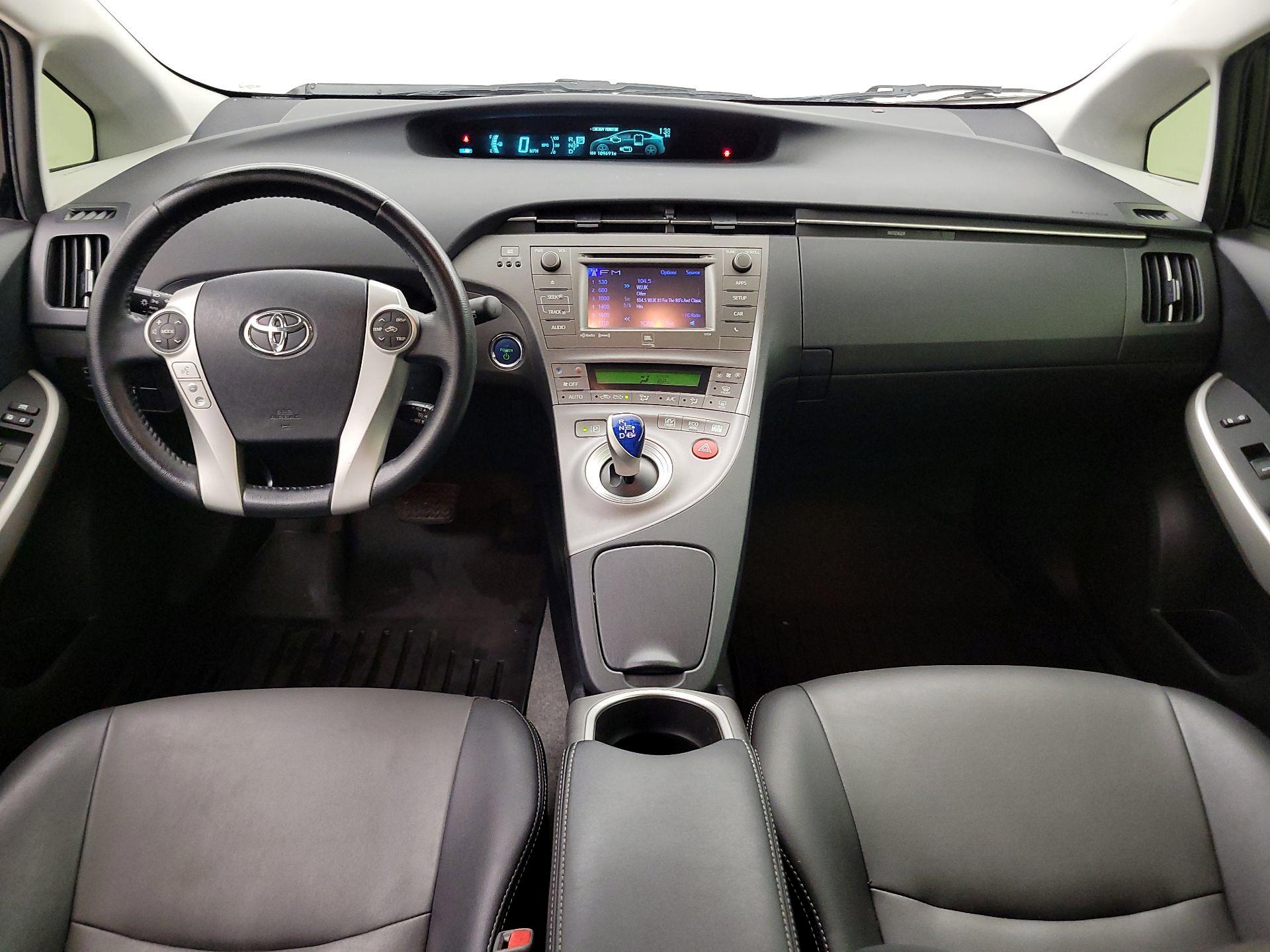Thumbnail: 2014 Toyota Prius - 9