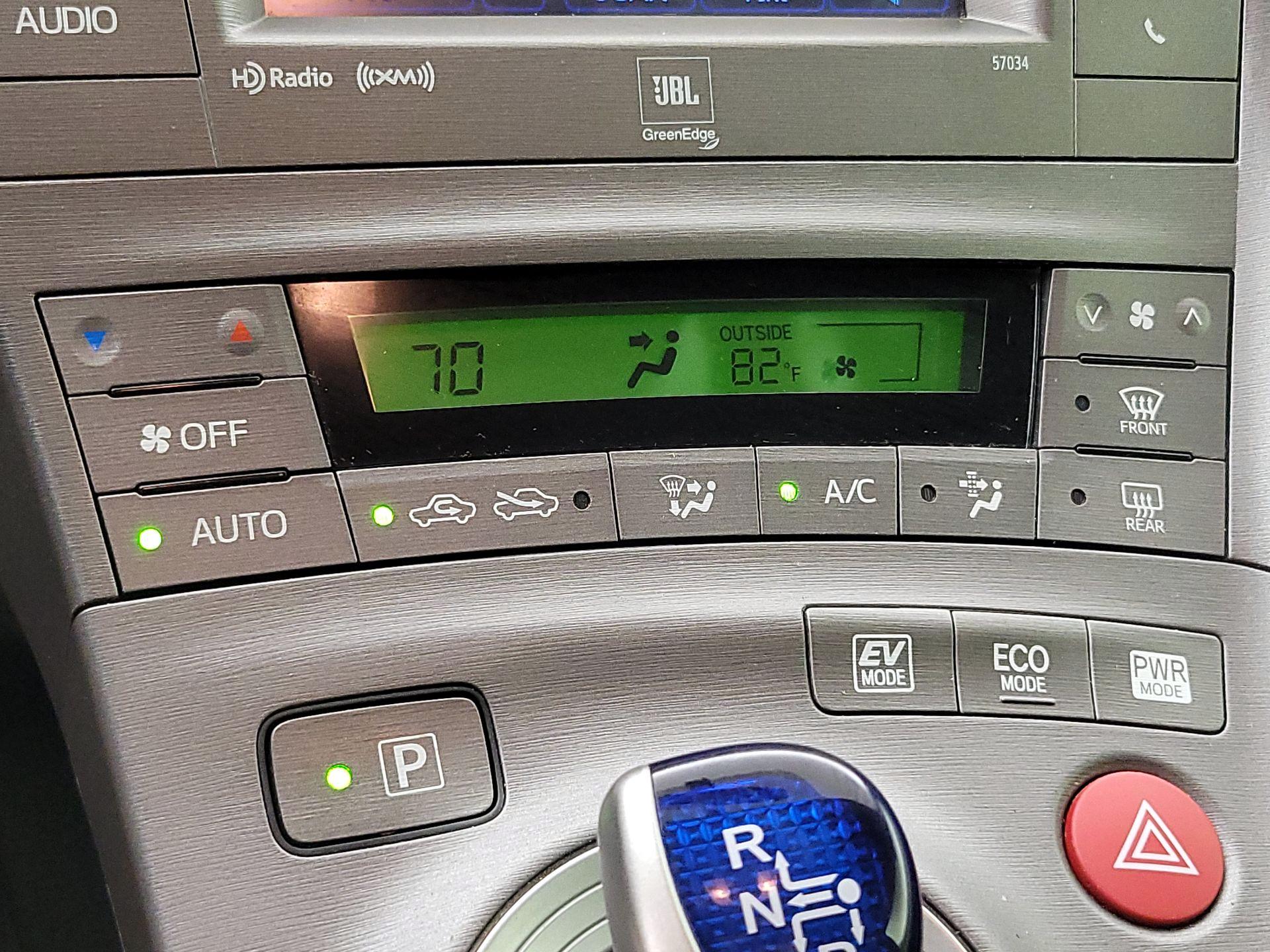 Thumbnail: 2014 Toyota Prius - 16