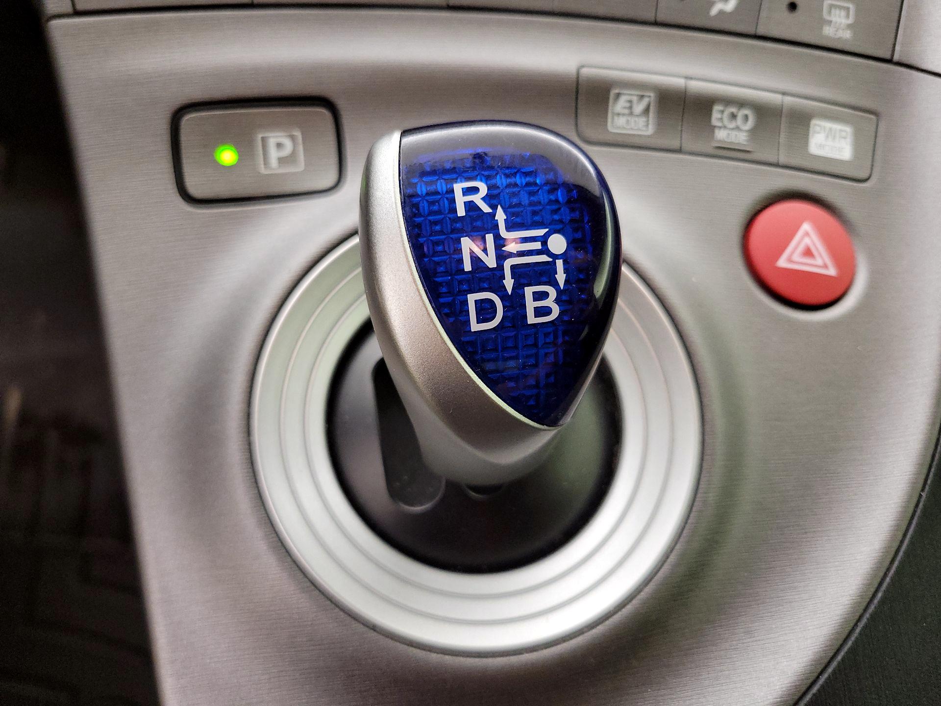 Thumbnail: 2014 Toyota Prius - 17