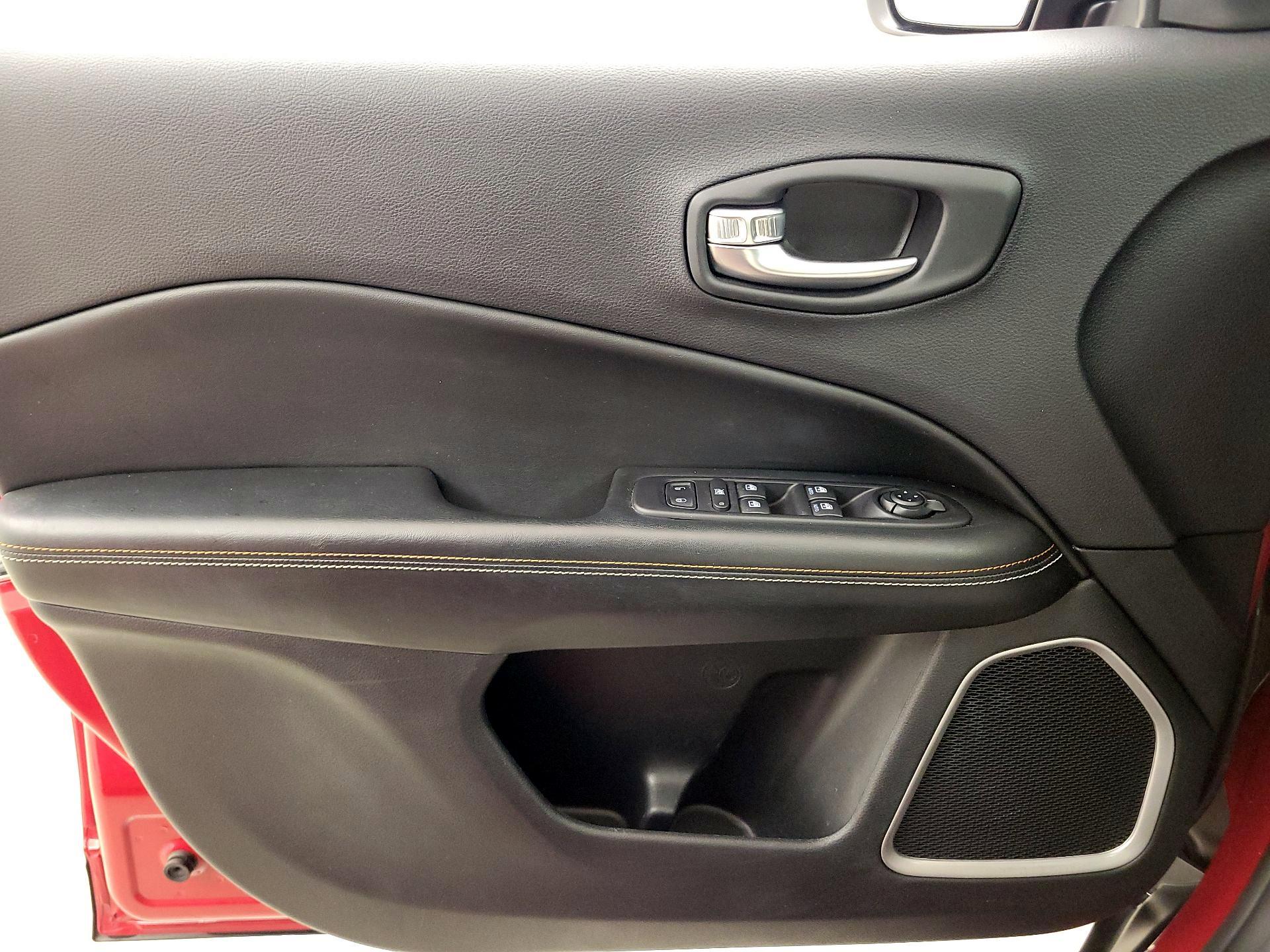 Thumbnail: 2019 Jeep Compass - 12