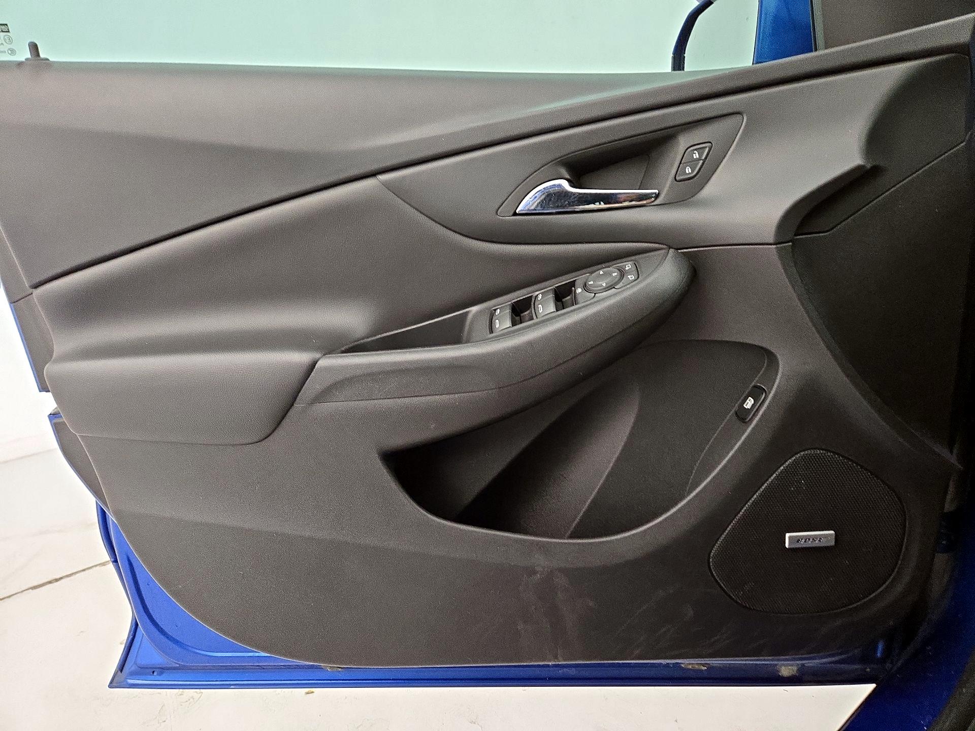 Thumbnail: 2017 Chevrolet Volt - 12