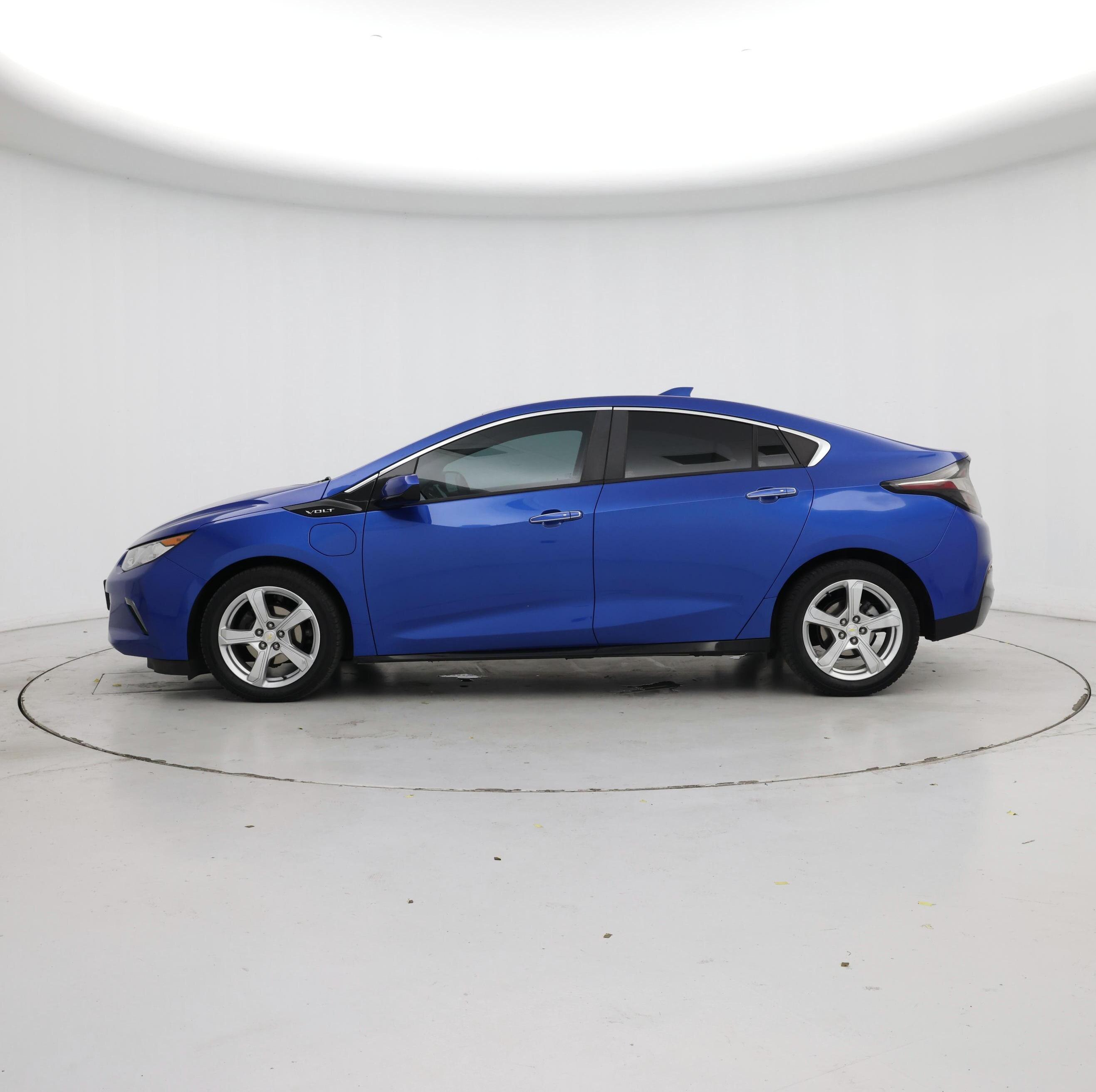 Thumbnail: 2017 Chevrolet Volt - 3