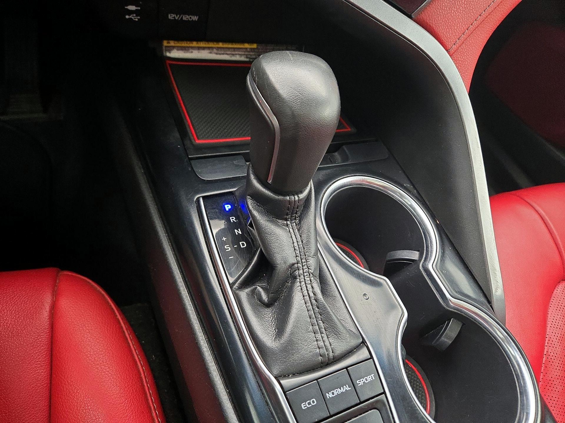 Thumbnail: 2019 Toyota Camry - 18