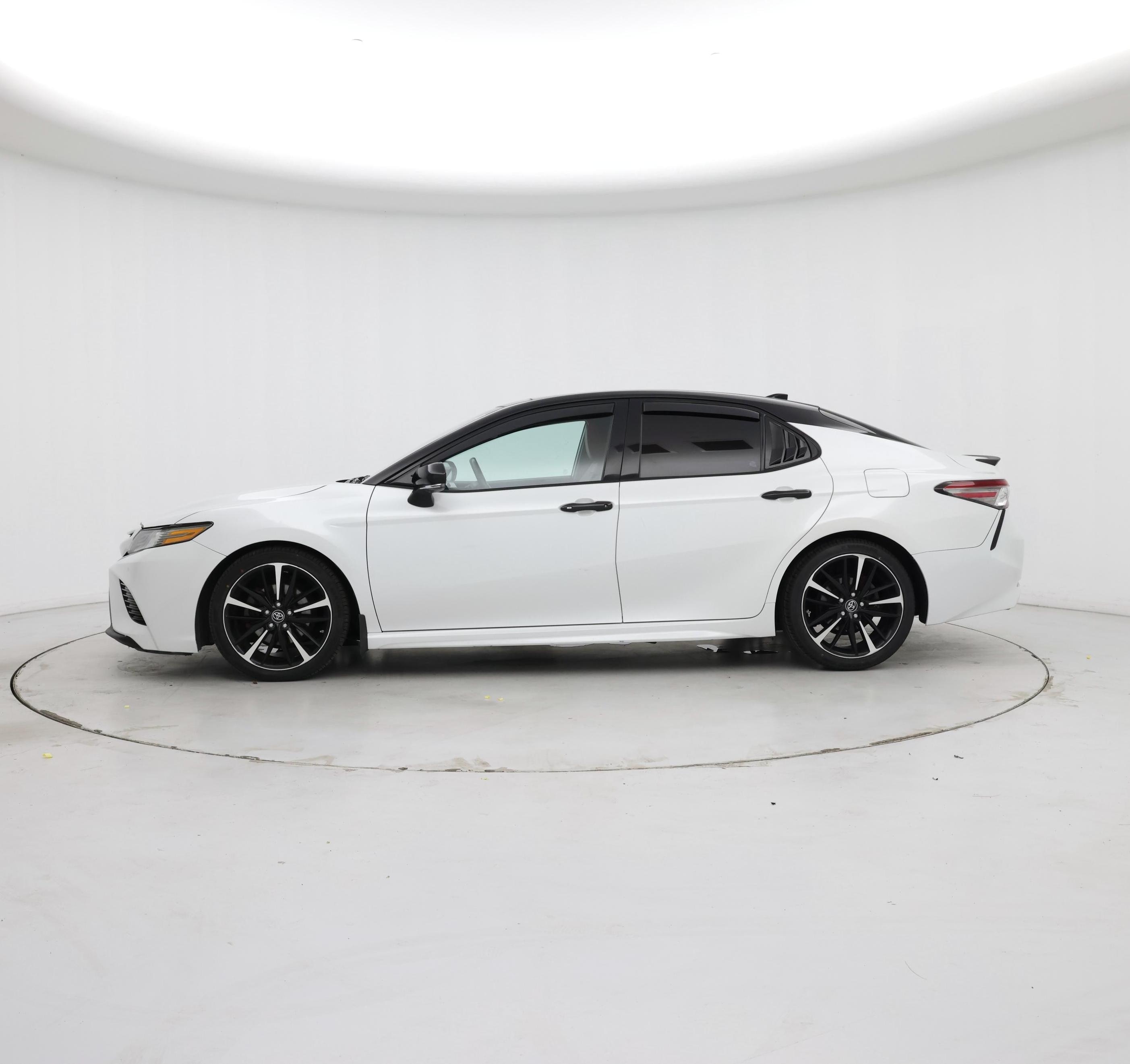 Thumbnail: 2019 Toyota Camry - 3