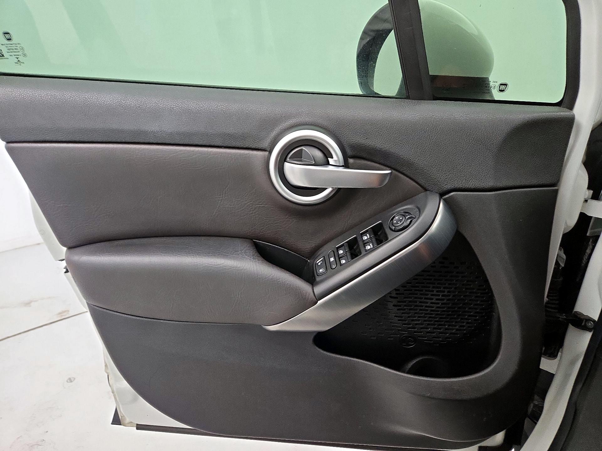 Thumbnail: 2016 Fiat 500X - 12