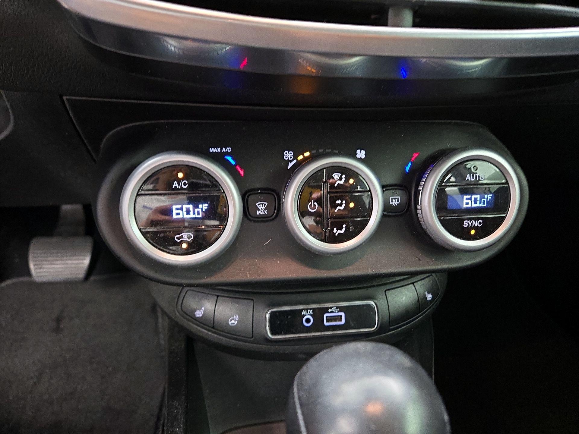Thumbnail: 2016 Fiat 500X - 17