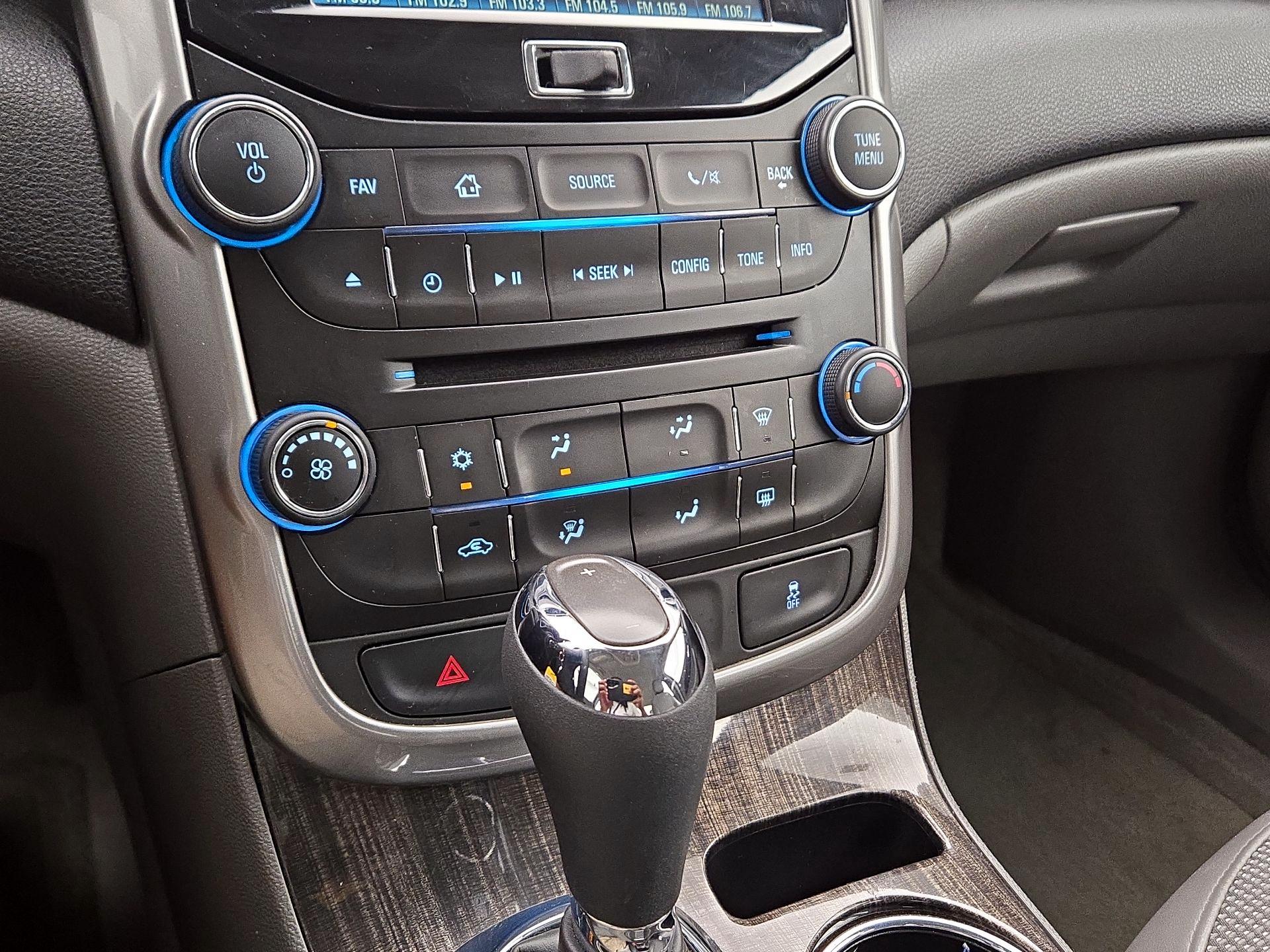 Thumbnail: 2015 Chevrolet Malibu - 16