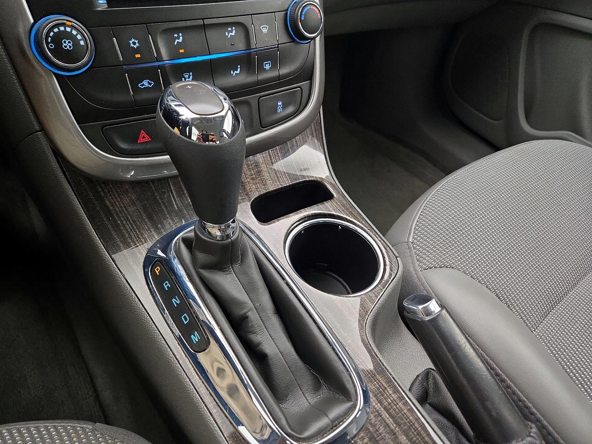 Thumbnail: 2015 Chevrolet Malibu - 17