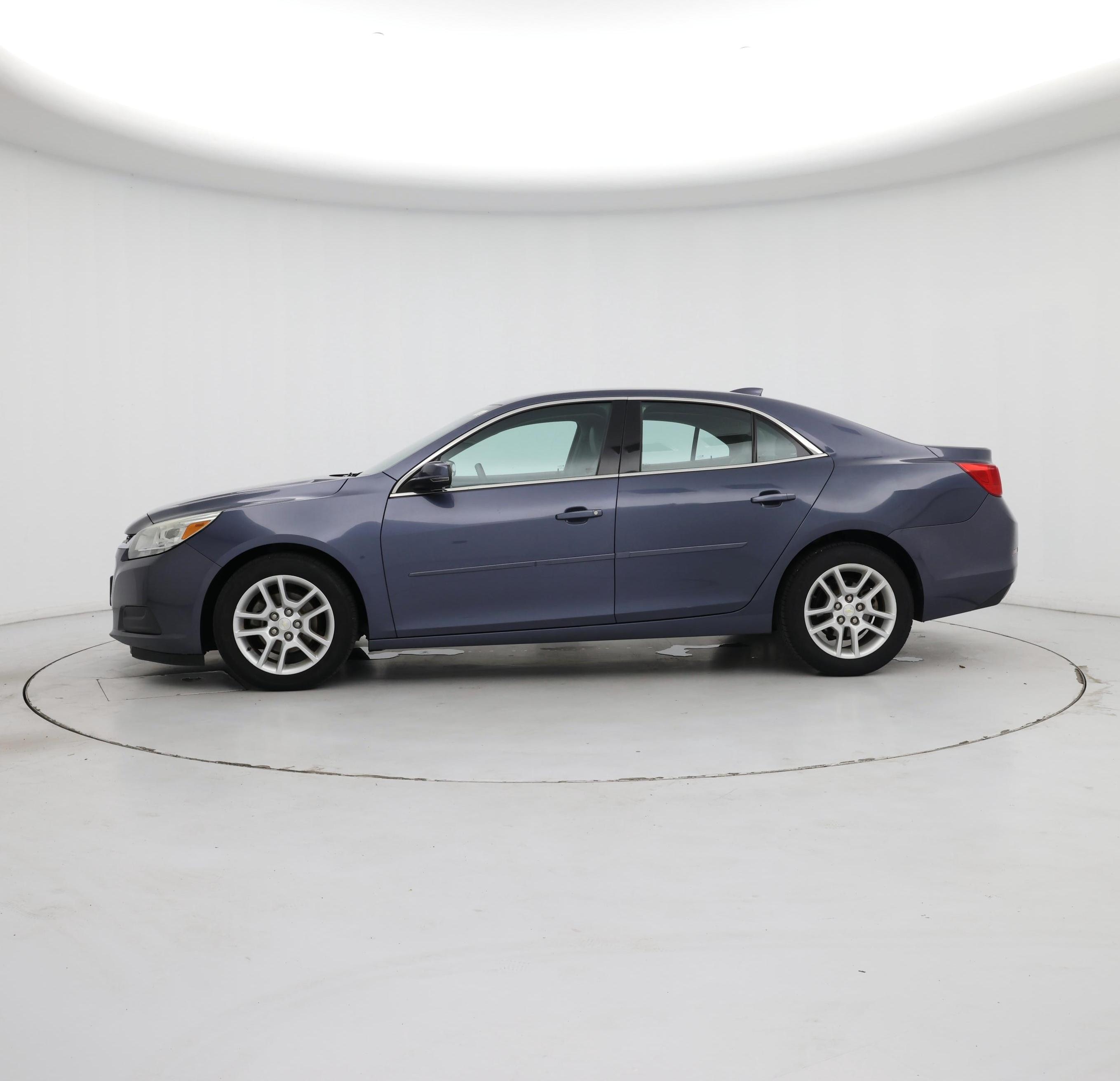 Thumbnail: 2015 Chevrolet Malibu - 3