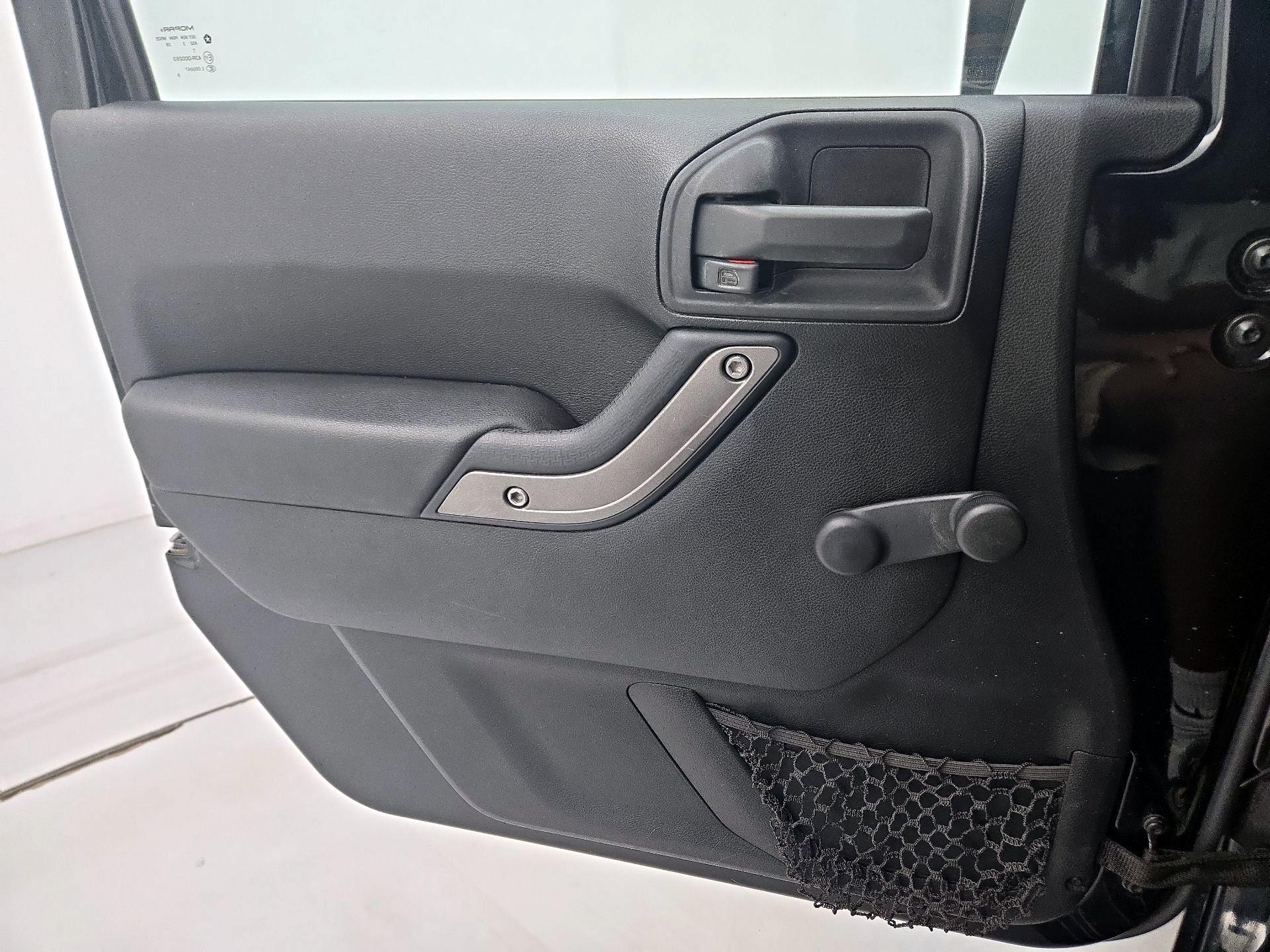 Thumbnail: 2014 Jeep Wrangler - 12