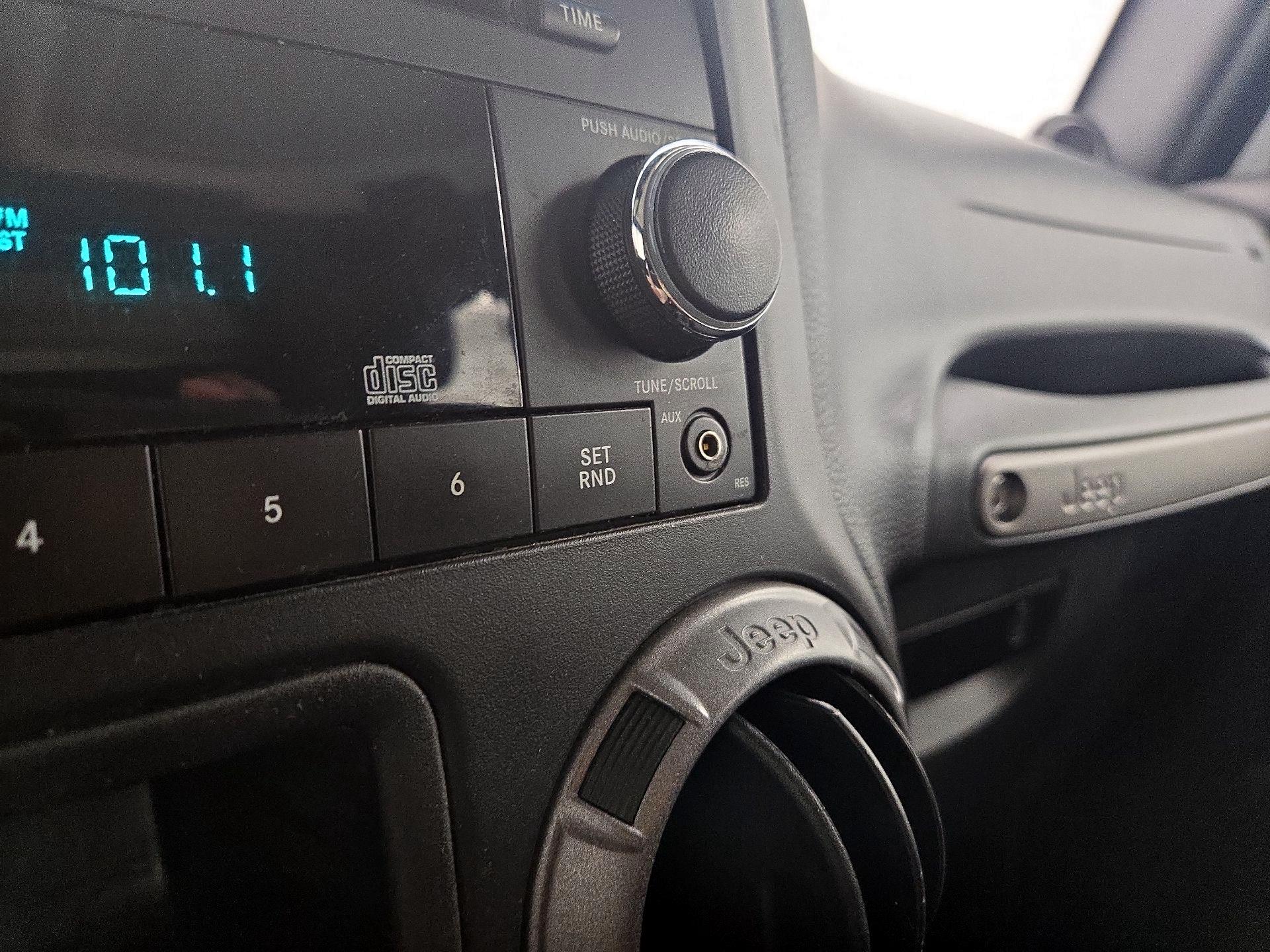 Thumbnail: 2014 Jeep Wrangler - 16