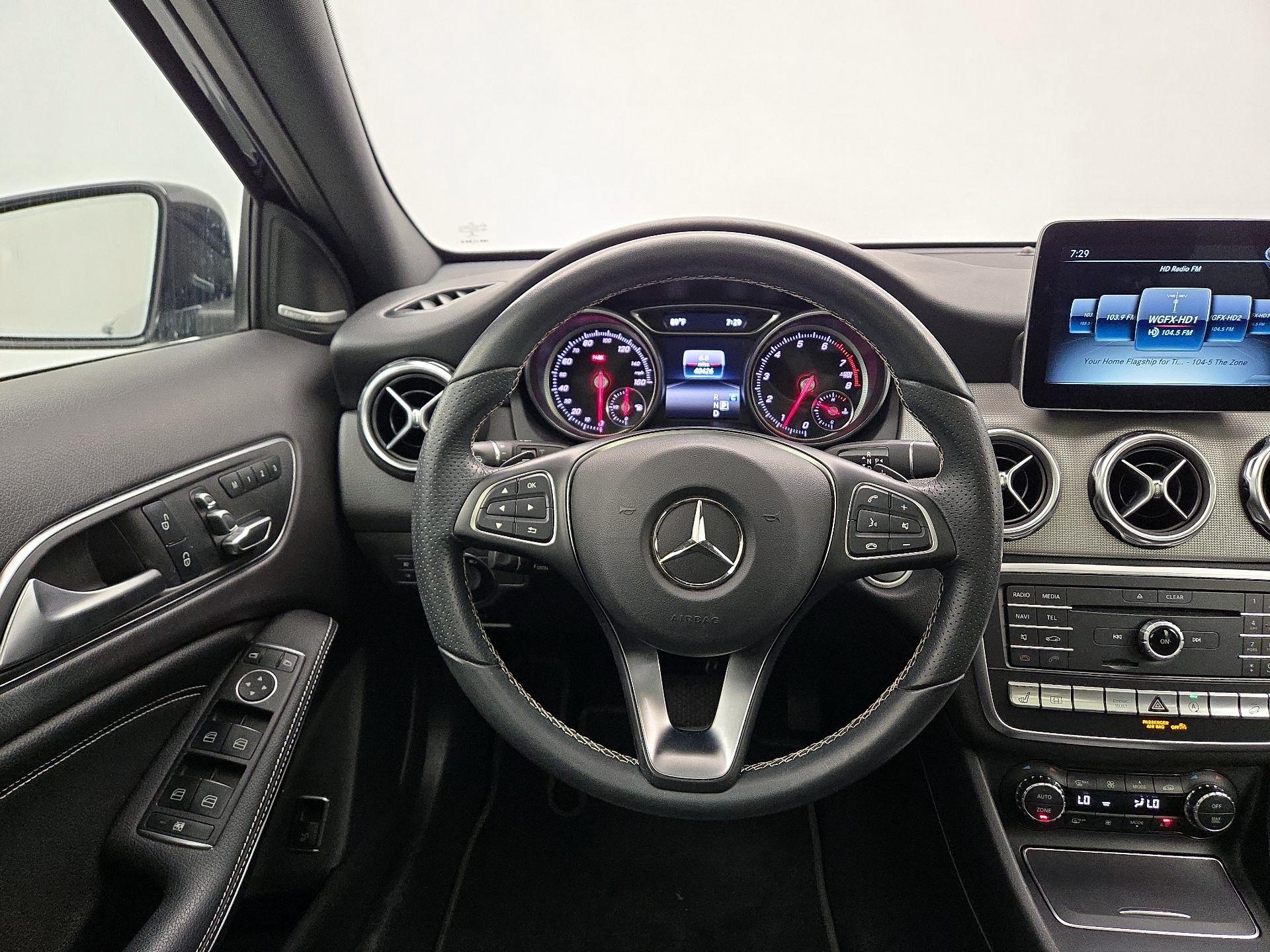 Thumbnail: 2018 Mercedes-Benz GLA - 10