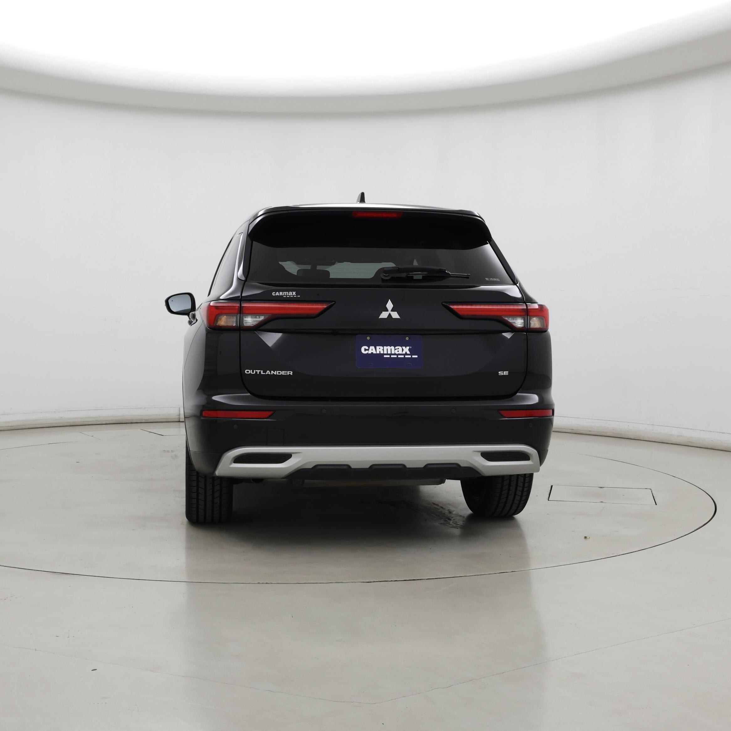 Thumbnail: 2023 Mitsubishi Outlander - 6