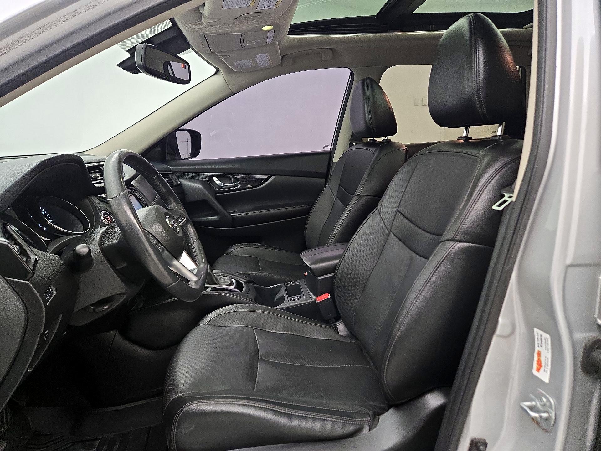 Thumbnail: 2017 Nissan Rogue - 11