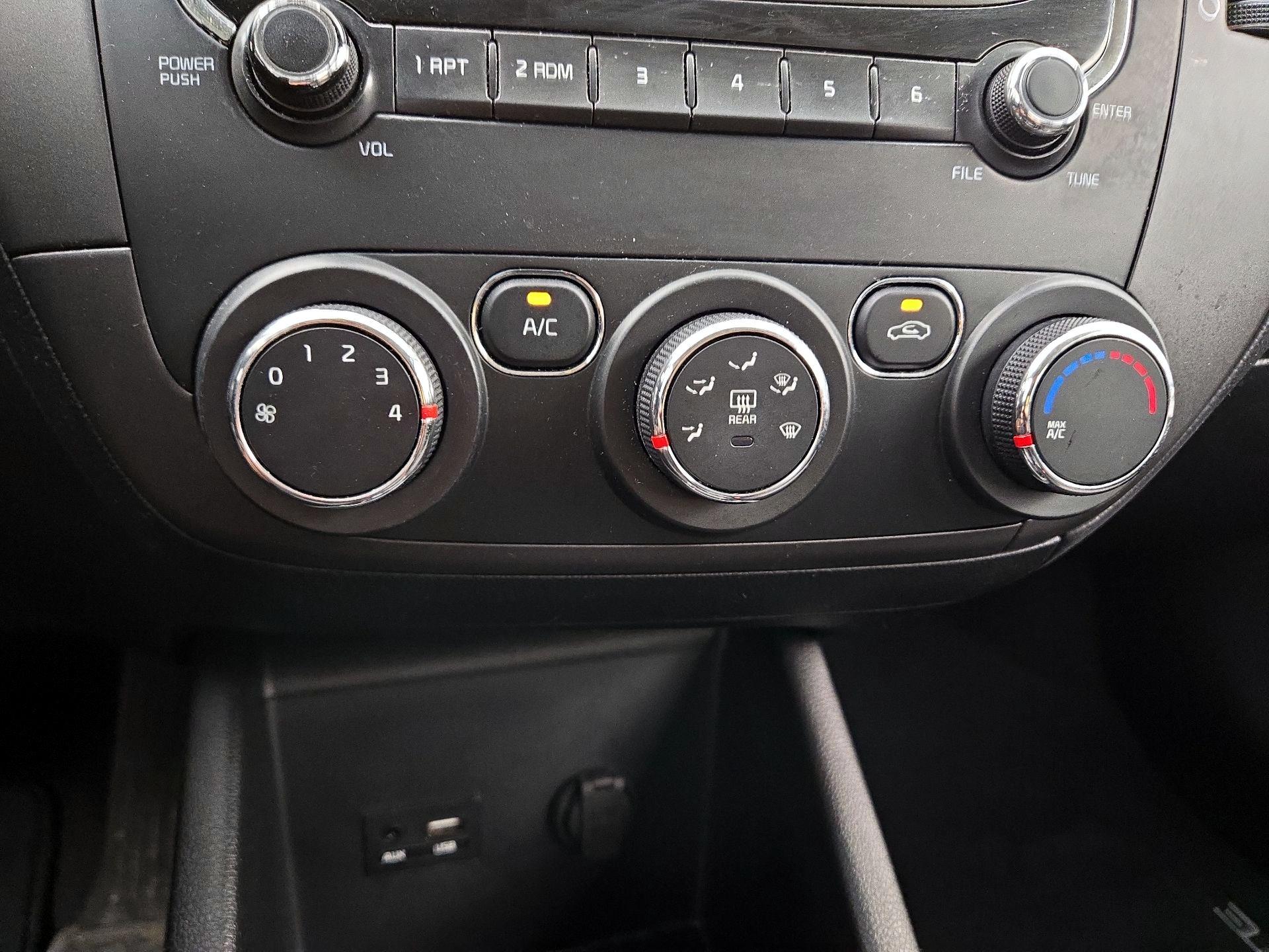 Thumbnail: 2018 Kia Forte - 15
