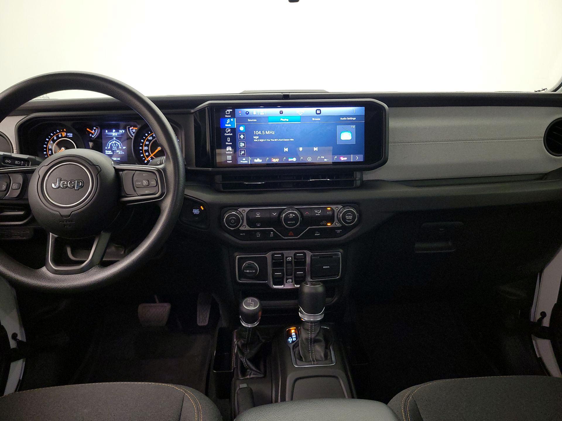 Thumbnail: 2024 Jeep Gladiator - 9
