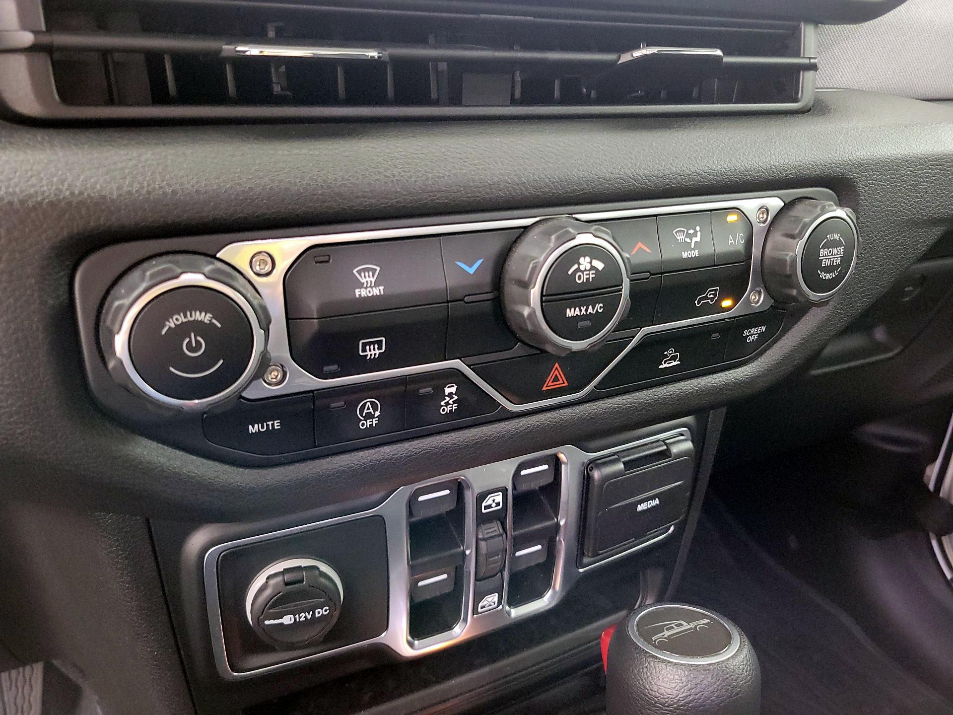 Thumbnail: 2024 Jeep Gladiator - 16