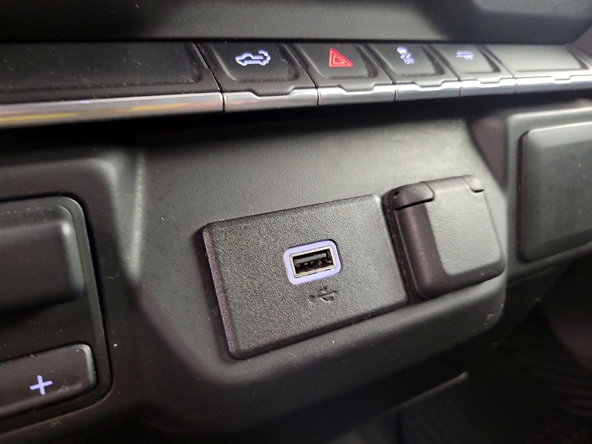 Thumbnail: 2019 Chevrolet Silverado 1500 - 18