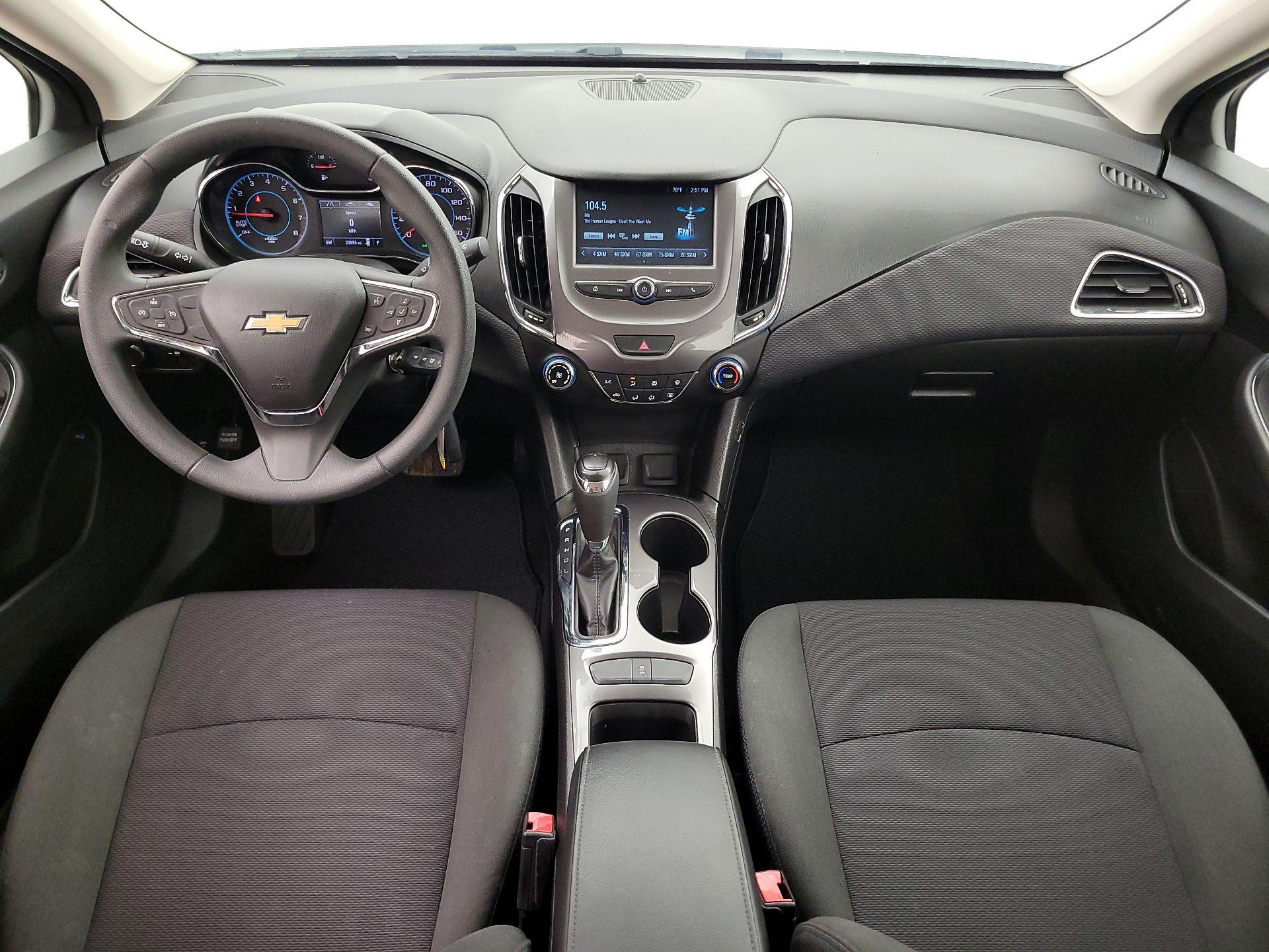 Thumbnail: 2017 Chevrolet Cruze - 9