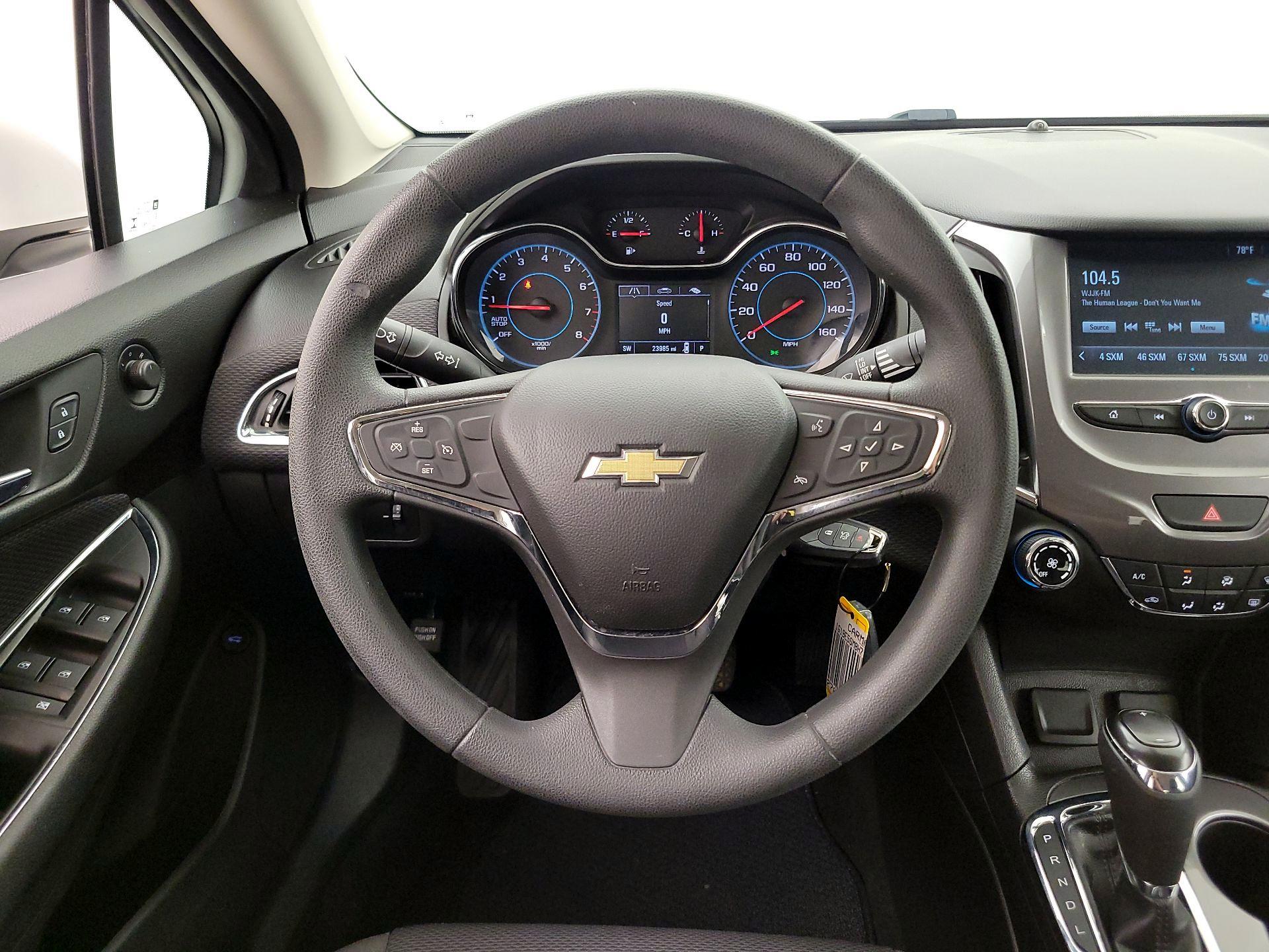 Thumbnail: 2017 Chevrolet Cruze - 10
