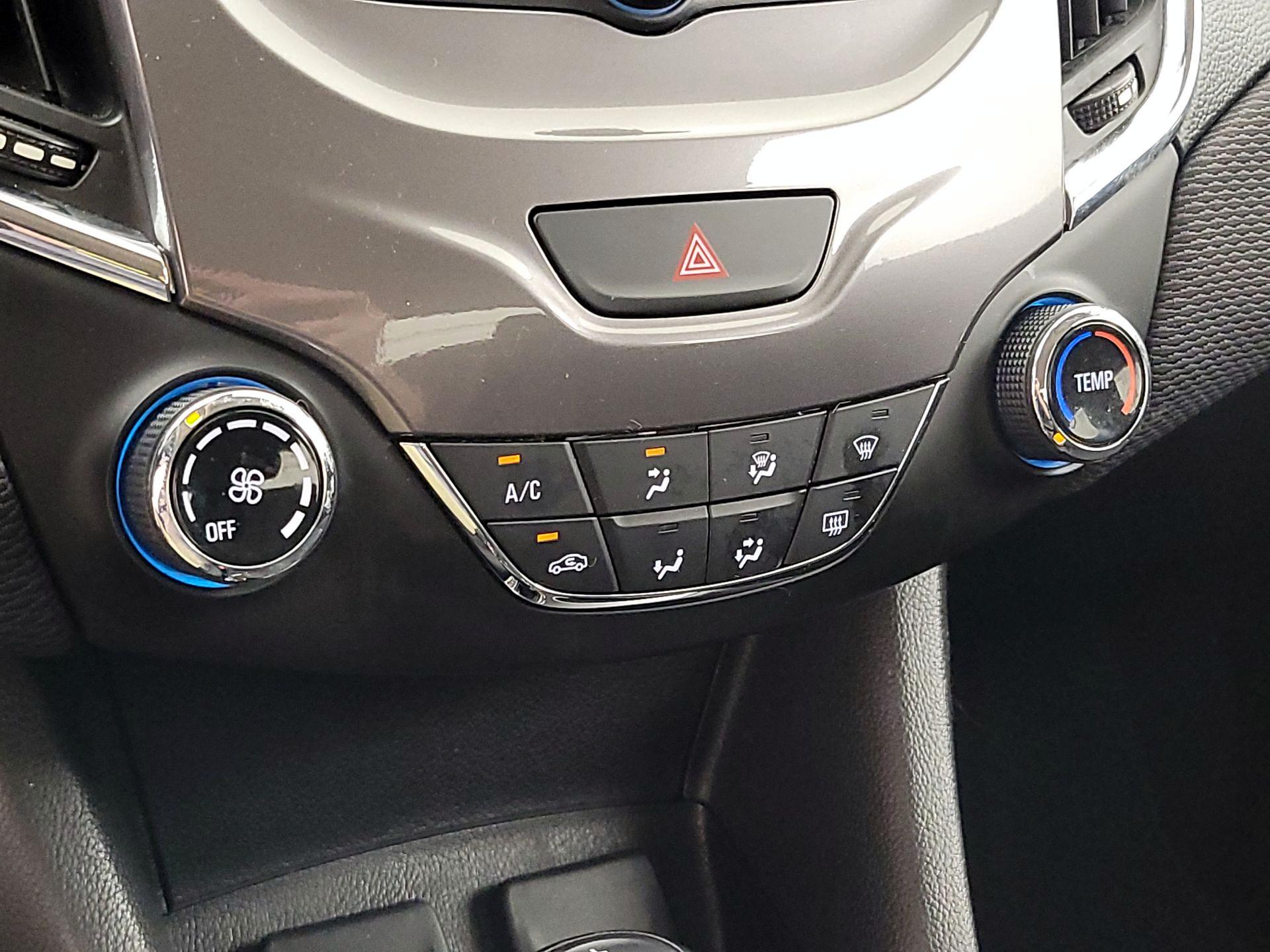 Thumbnail: 2017 Chevrolet Cruze - 16