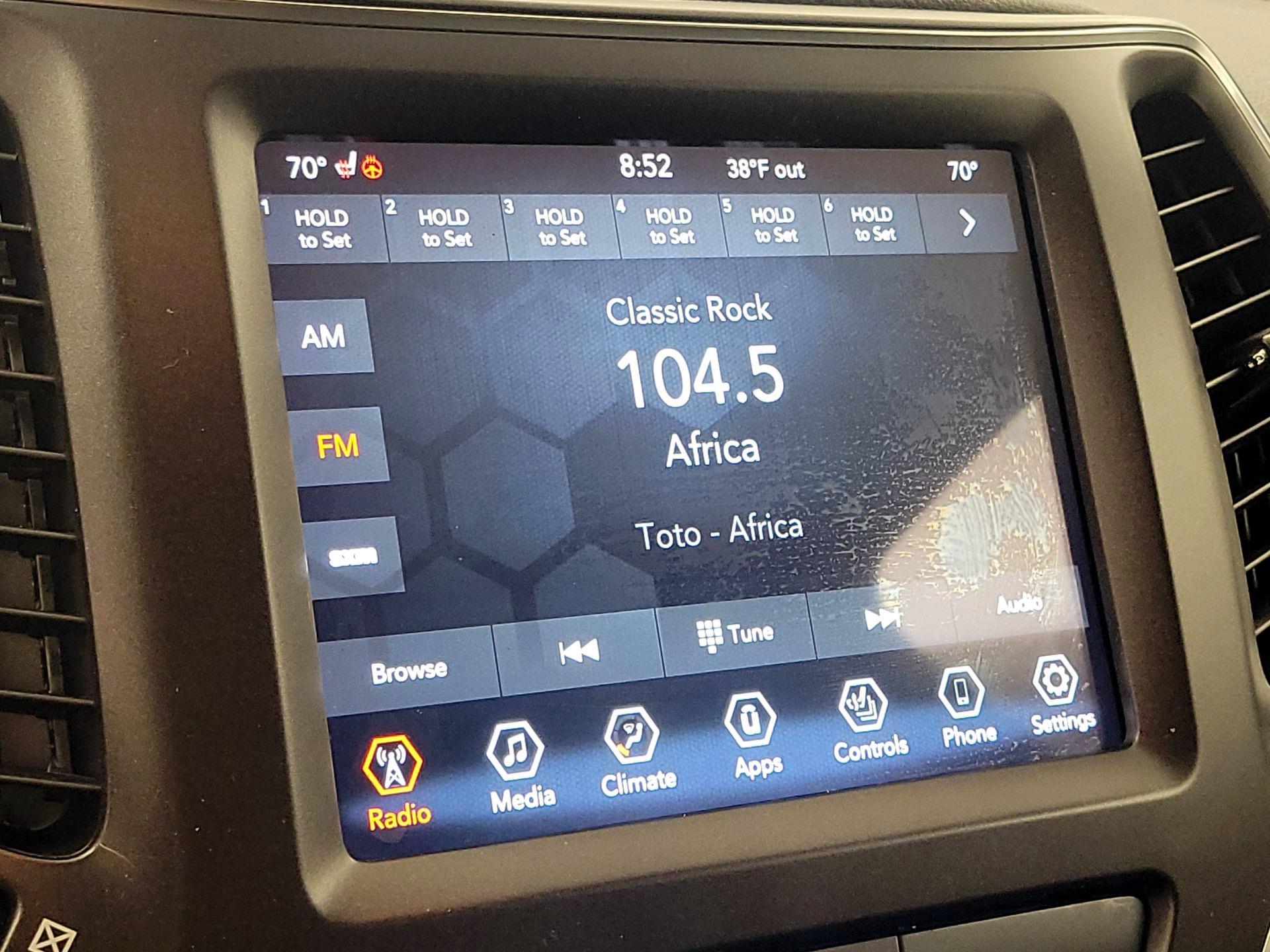 Thumbnail: 2020 Jeep Cherokee - 15