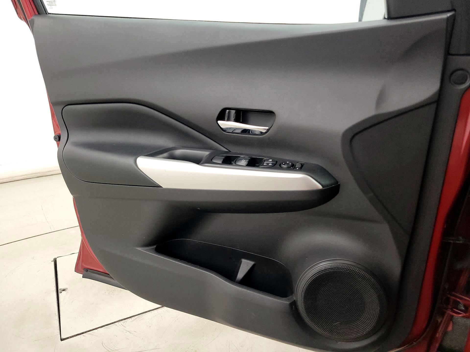 Thumbnail: 2020 Nissan Kicks - 12