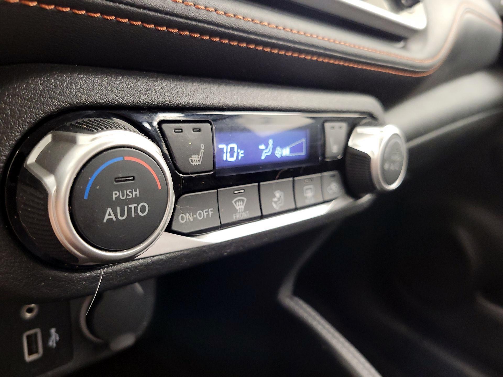 Thumbnail: 2020 Nissan Kicks - 16