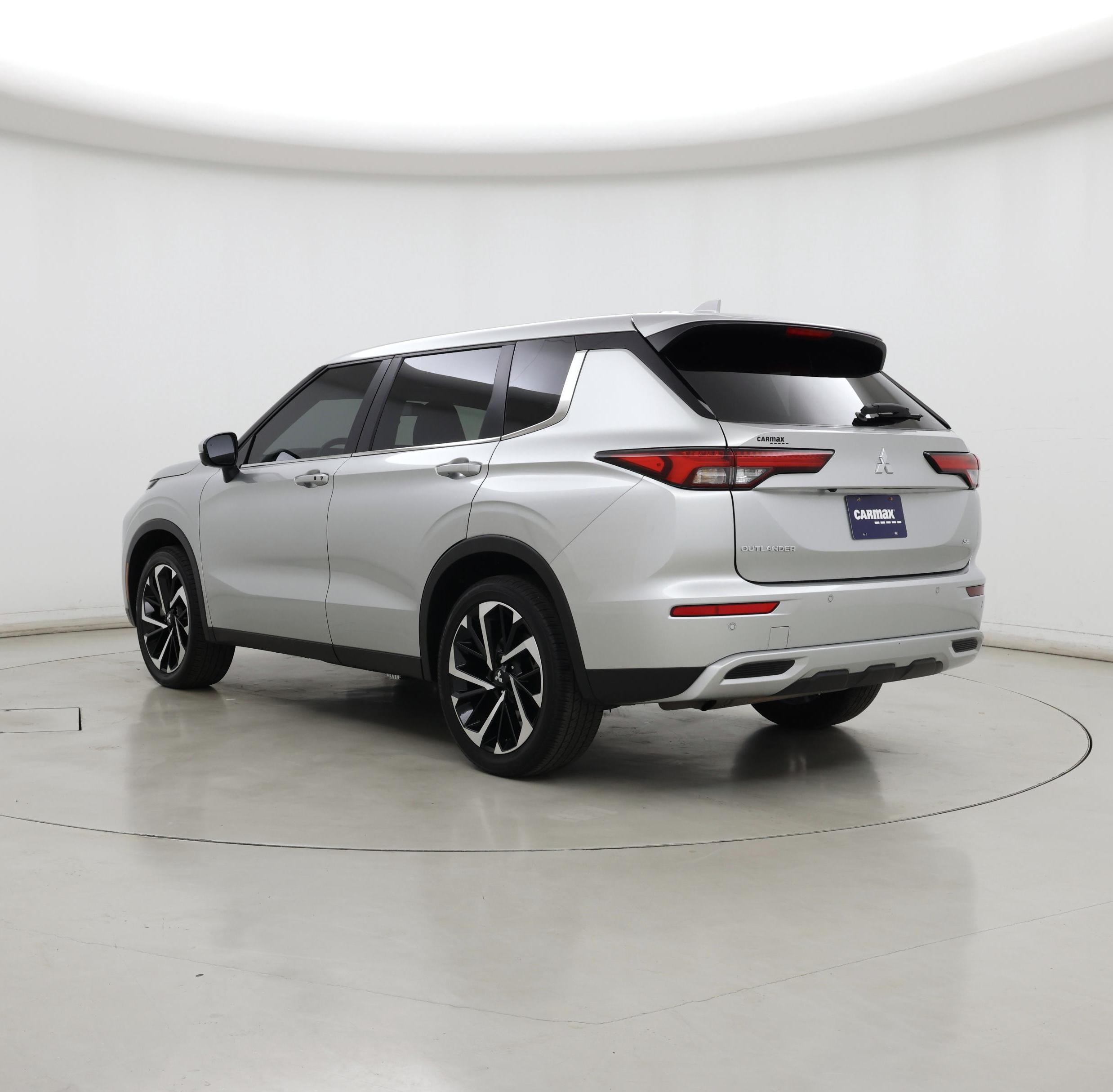 Thumbnail: 2024 Mitsubishi Outlander - 2