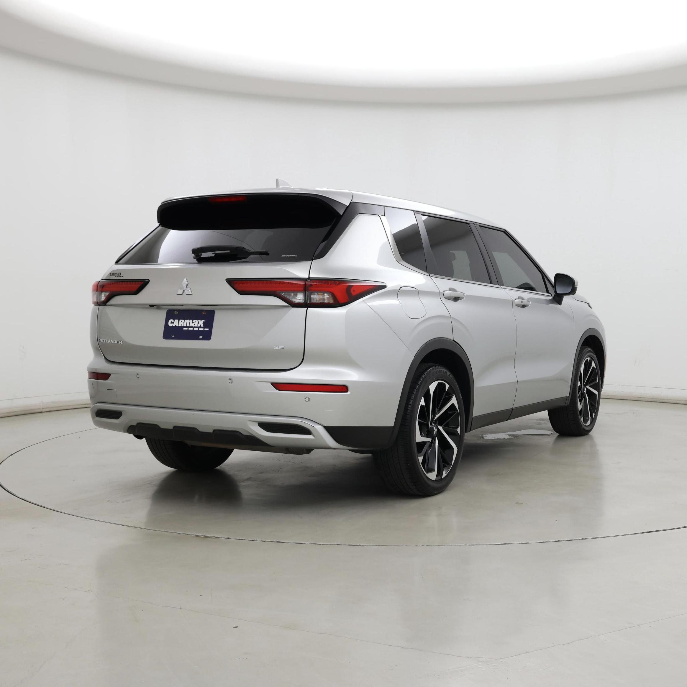 Thumbnail: 2024 Mitsubishi Outlander - 8