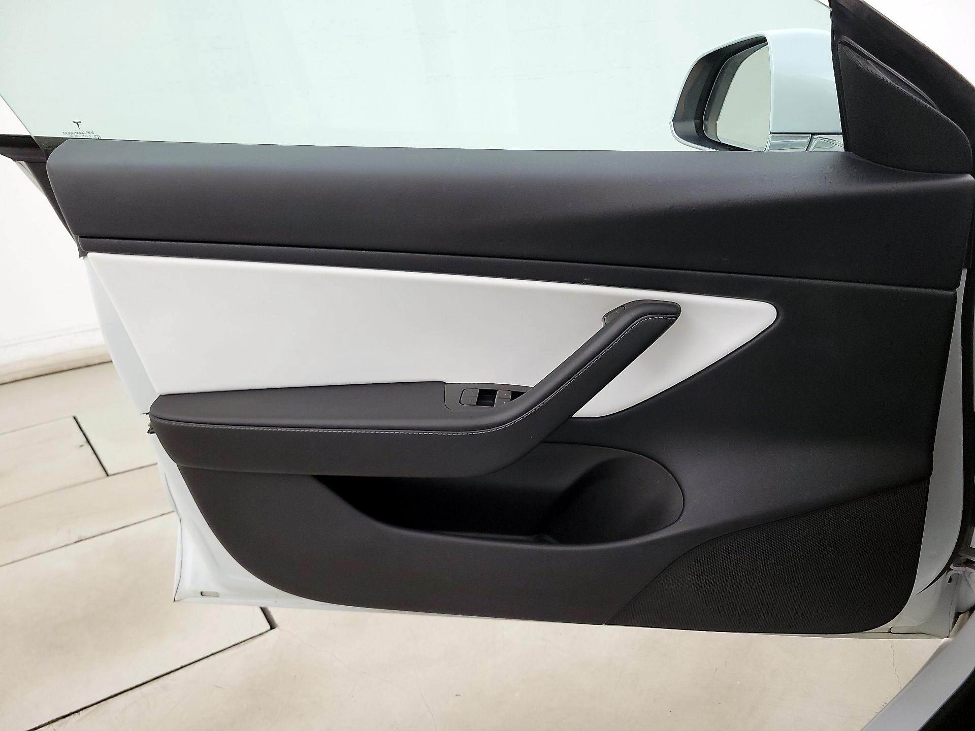 Thumbnail: 2020 Tesla Model 3 - 12