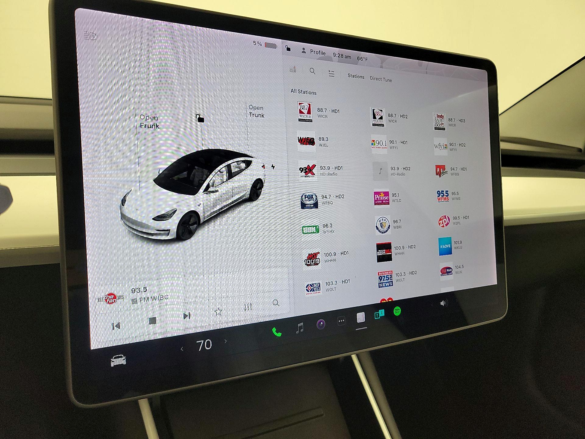 Thumbnail: 2020 Tesla Model 3 - 15