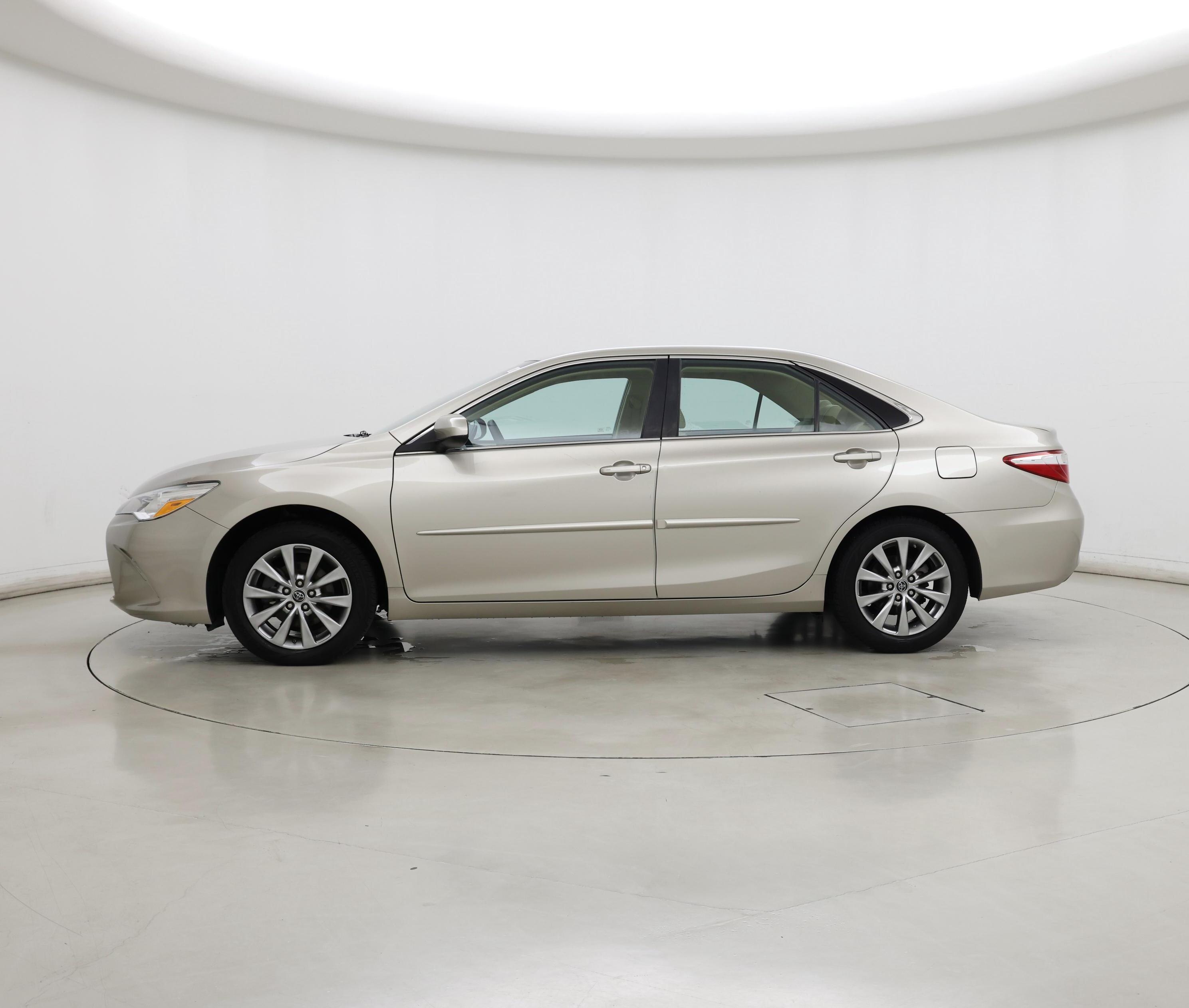 Thumbnail: 2015 Toyota Camry - 3