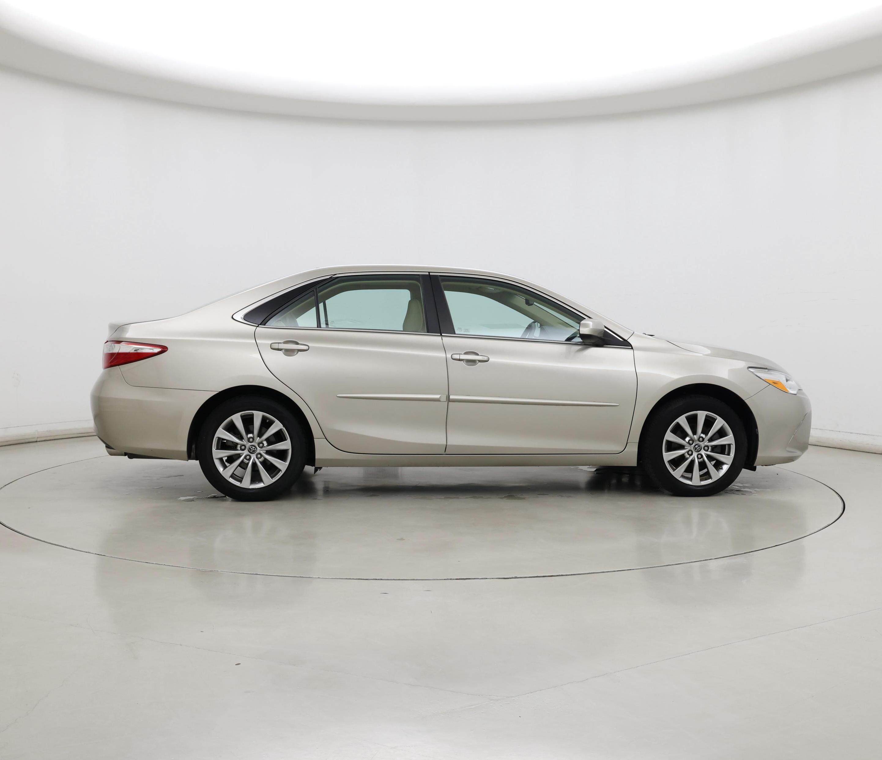 Thumbnail: 2015 Toyota Camry - 7