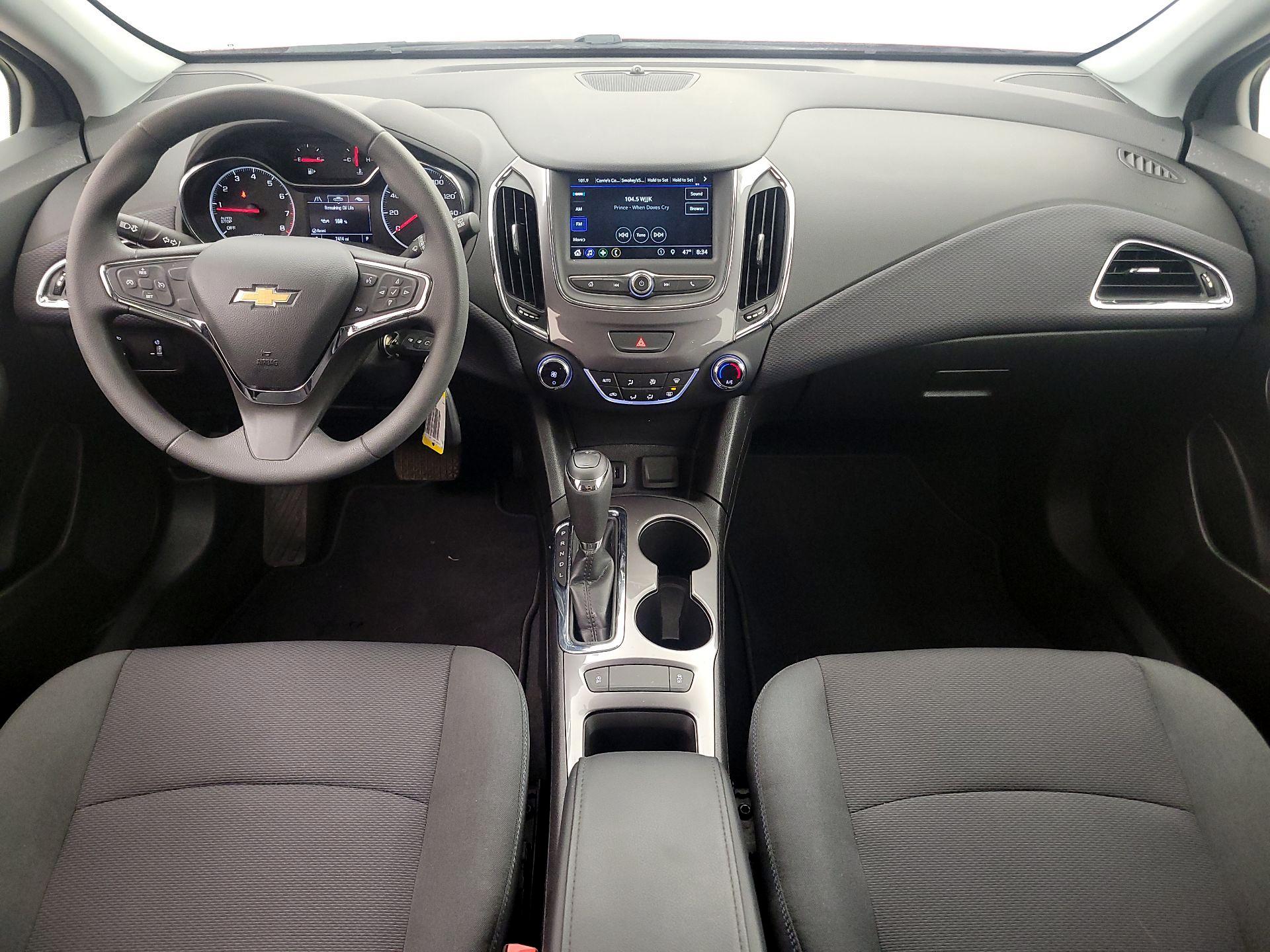 Thumbnail: 2019 Chevrolet Cruze - 9