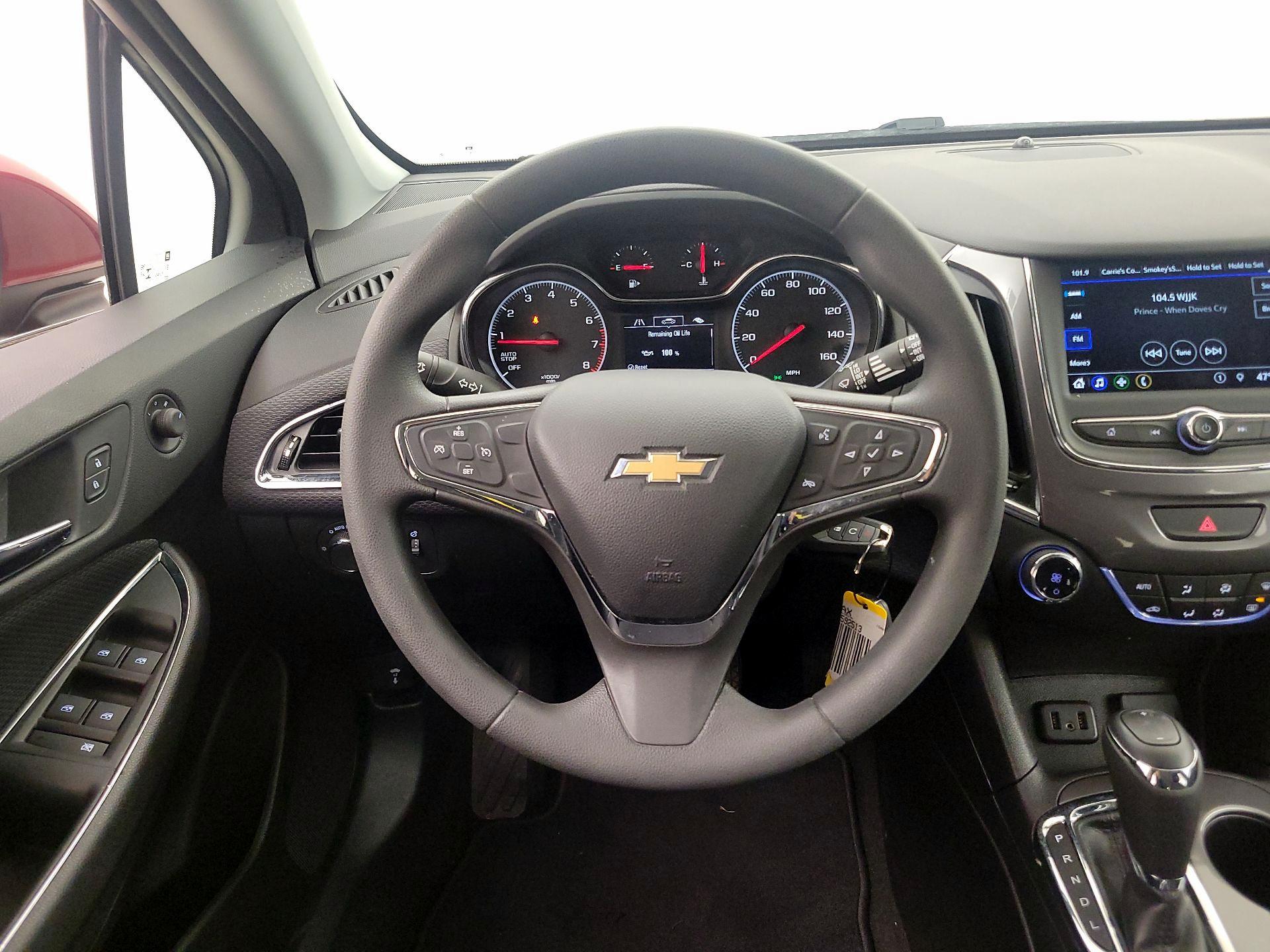 Thumbnail: 2019 Chevrolet Cruze - 10