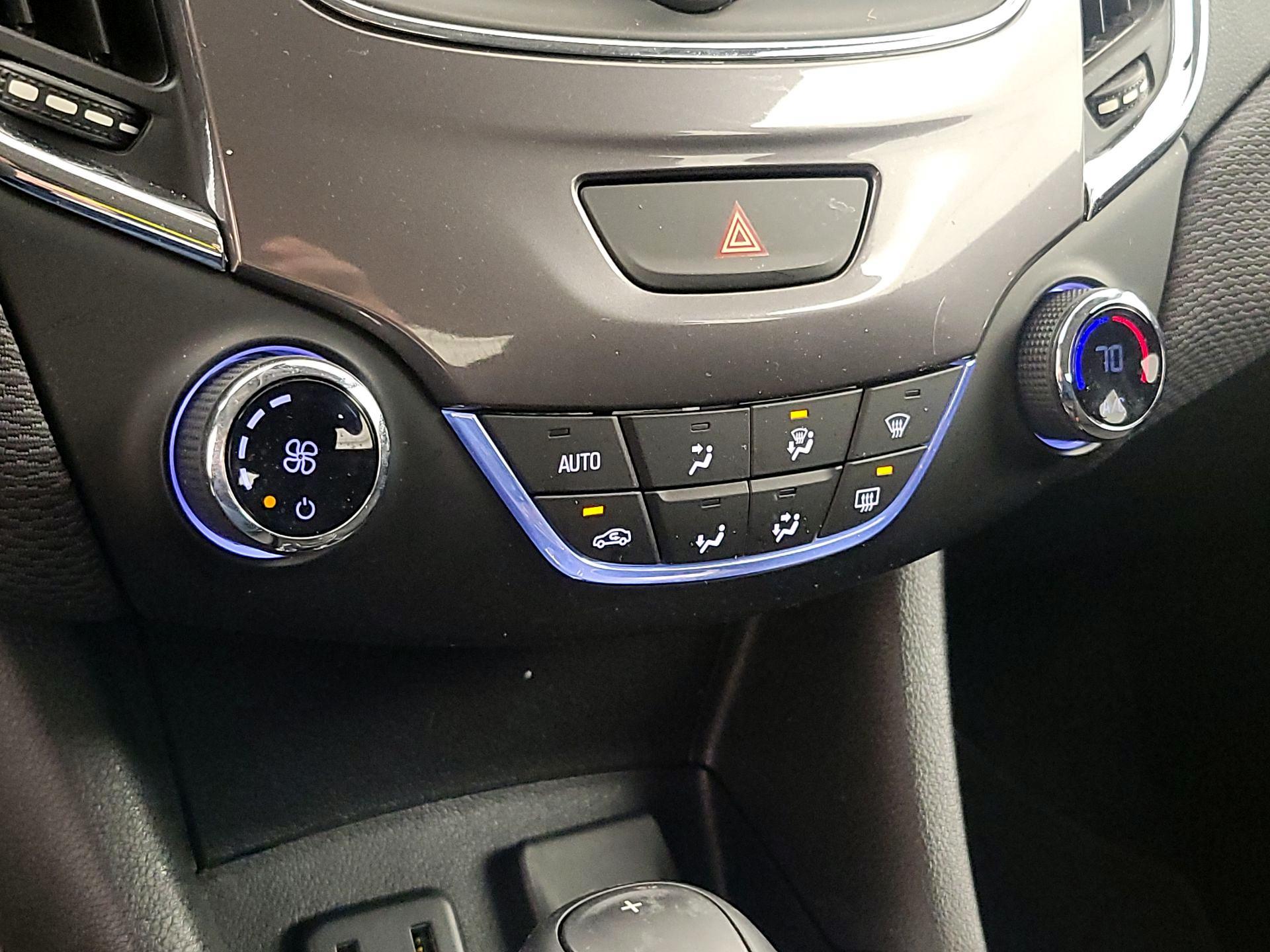 Thumbnail: 2019 Chevrolet Cruze - 16