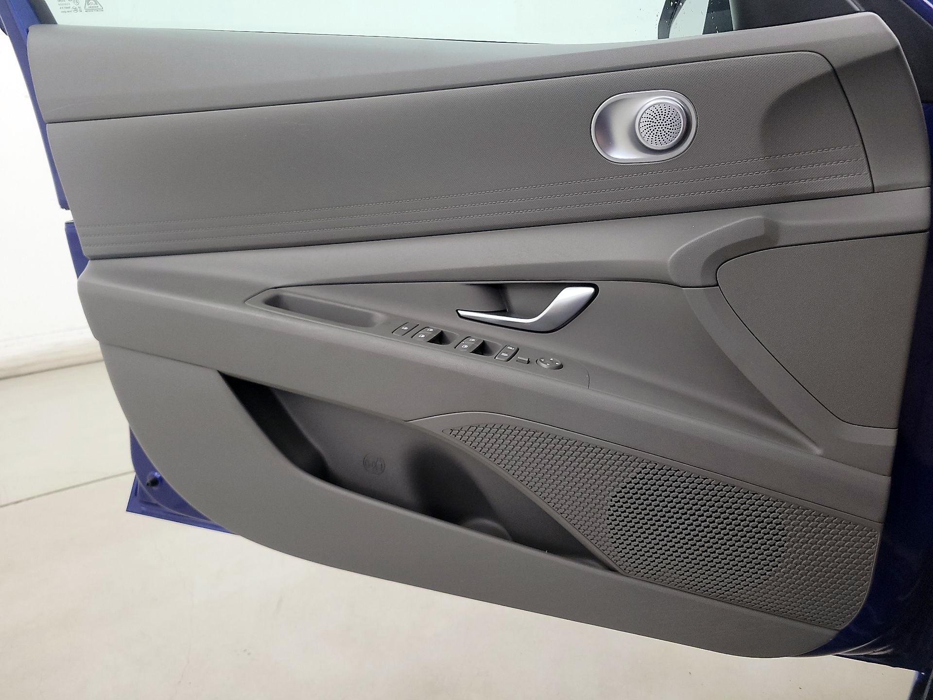 Thumbnail: 2023 Hyundai Elantra - 12