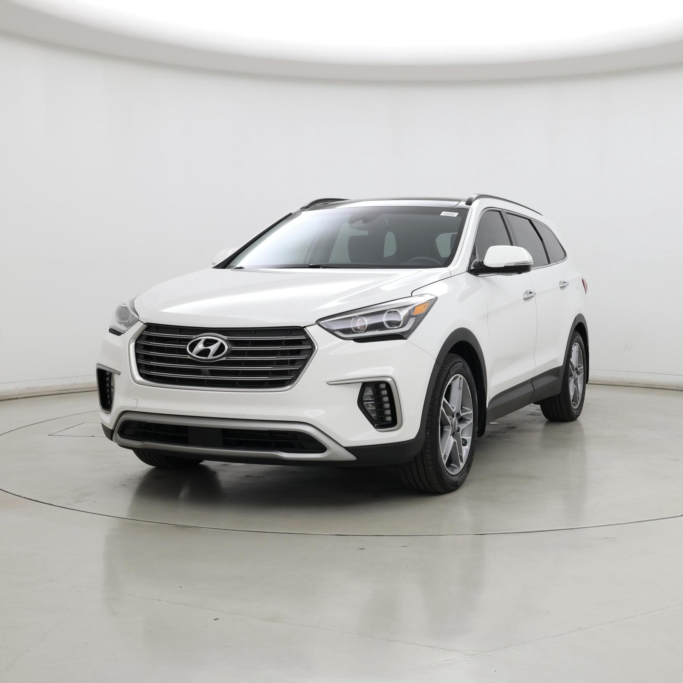 Thumbnail: 2017 Hyundai Santa Fe - 4