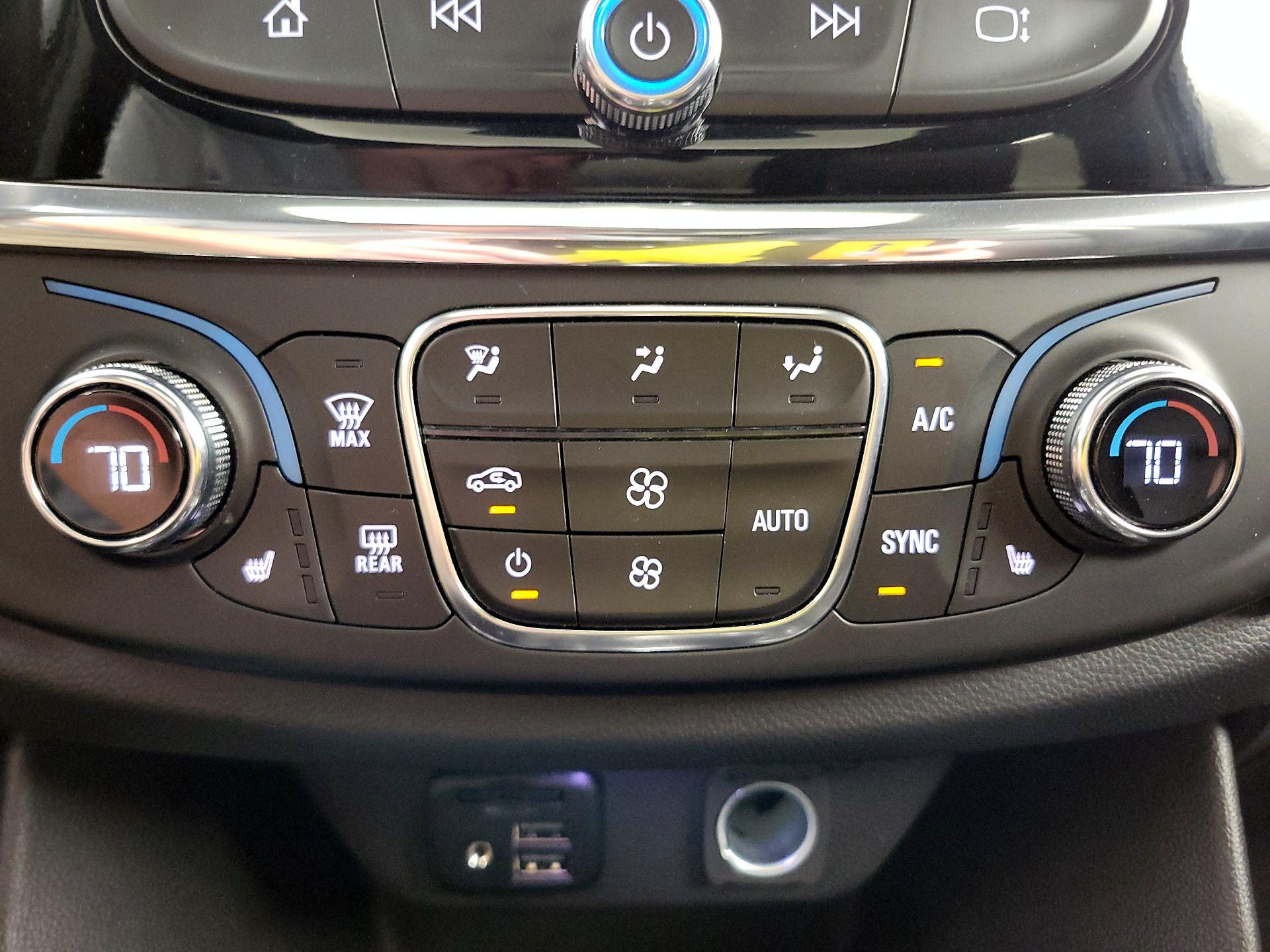 Thumbnail: 2023 Chevrolet Traverse - 17