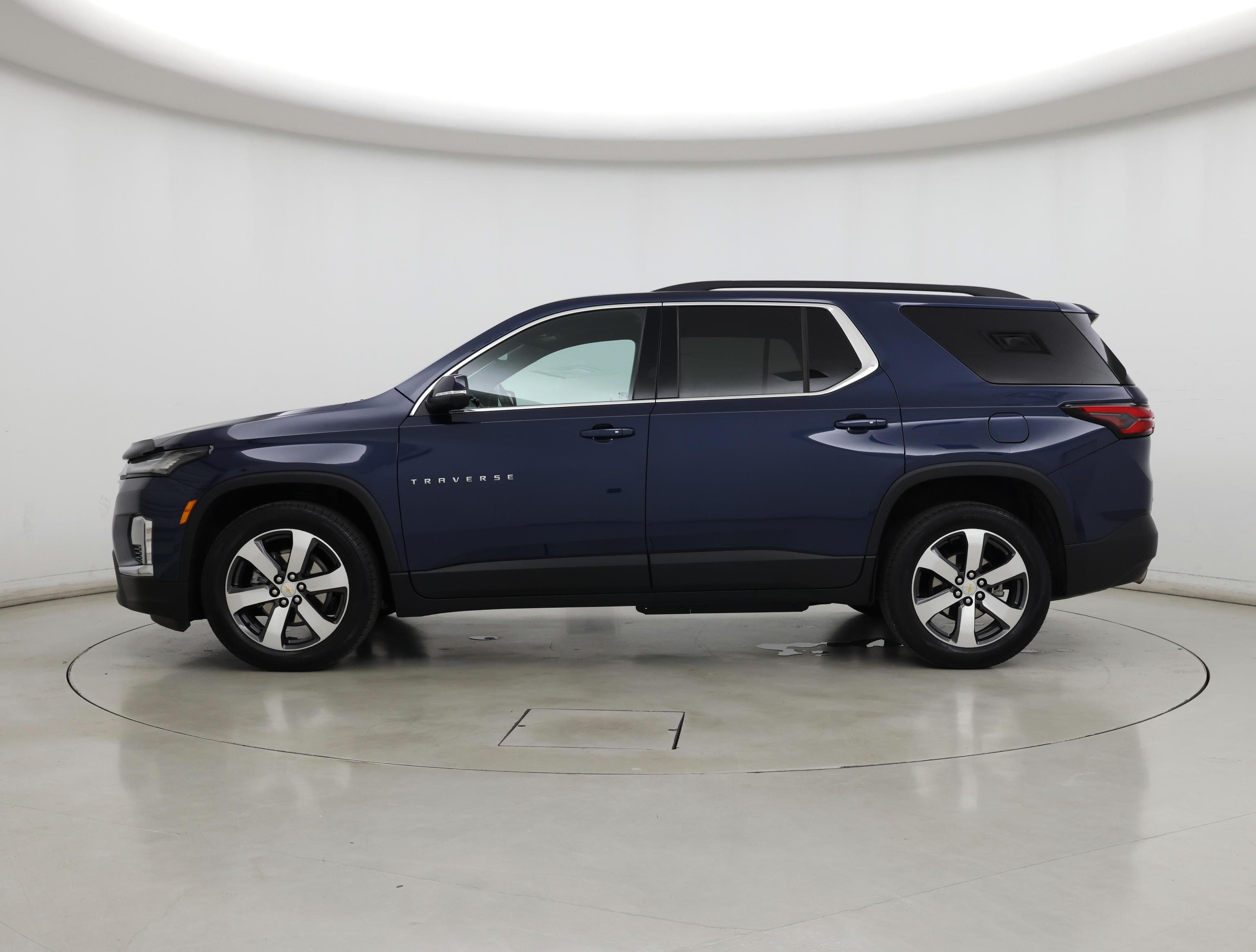 Thumbnail: 2023 Chevrolet Traverse - 3
