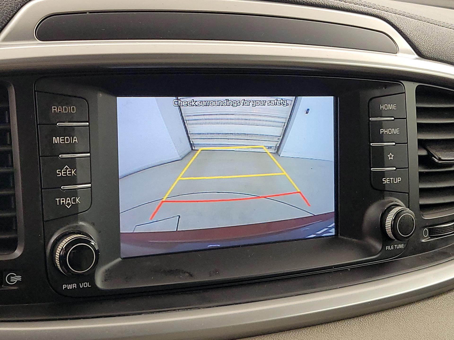 Thumbnail: 2020 Kia Sorento - 14