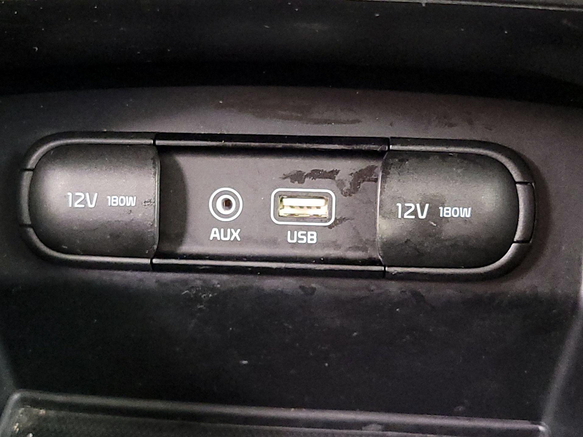 Thumbnail: 2020 Kia Sorento - 18