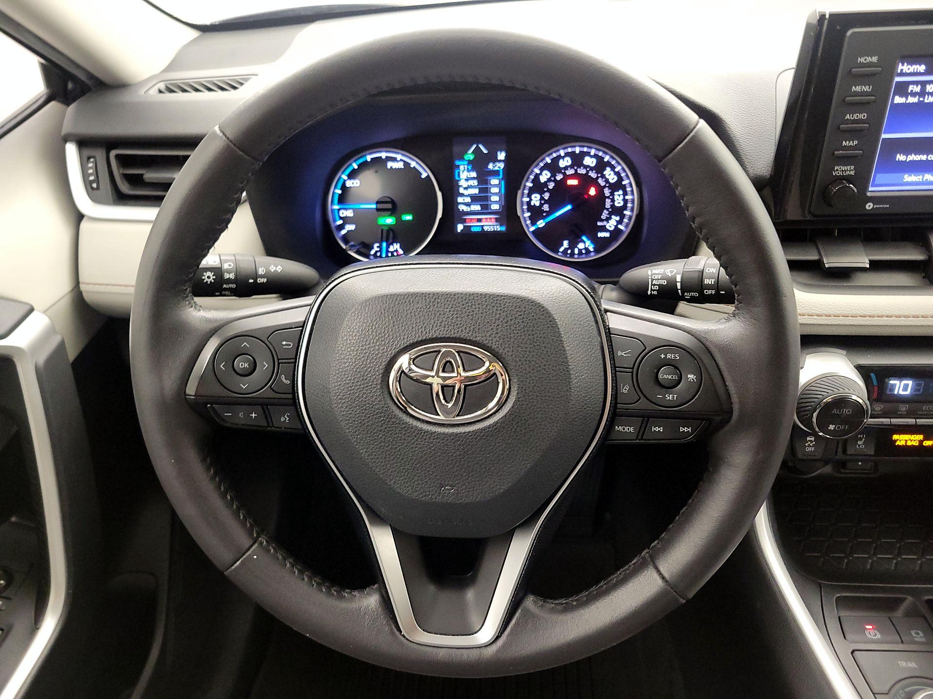 Thumbnail: 2021 Toyota RAV4 - 10