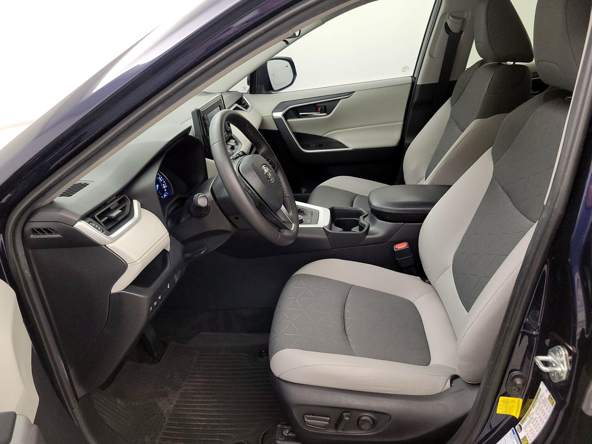 Thumbnail: 2021 Toyota RAV4 - 11