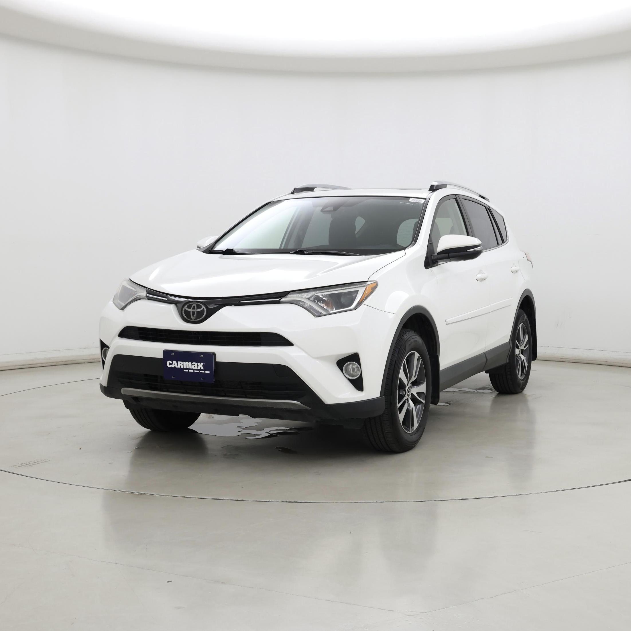 Thumbnail: 2018 Toyota RAV4 - 4