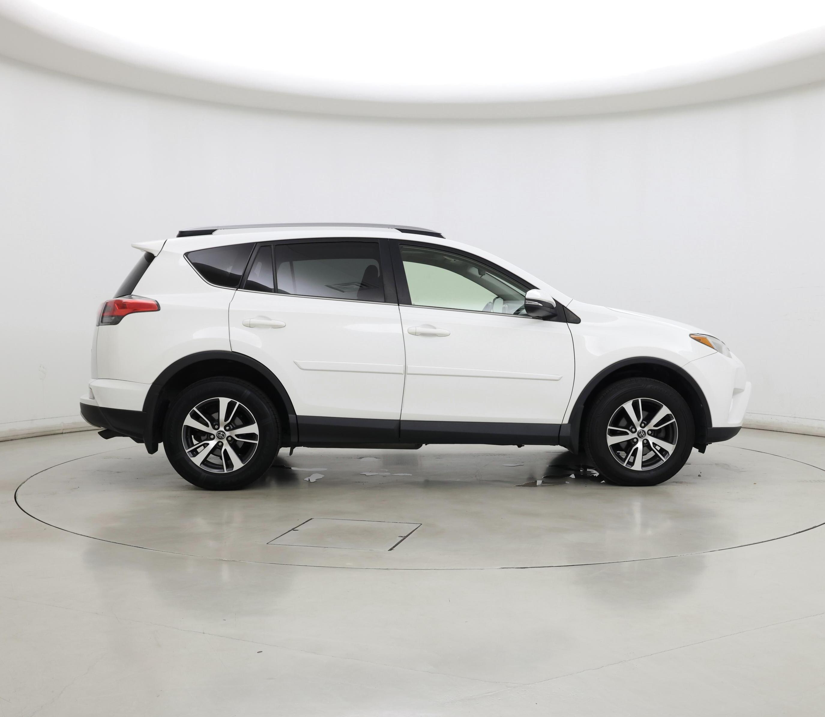 Thumbnail: 2018 Toyota RAV4 - 7